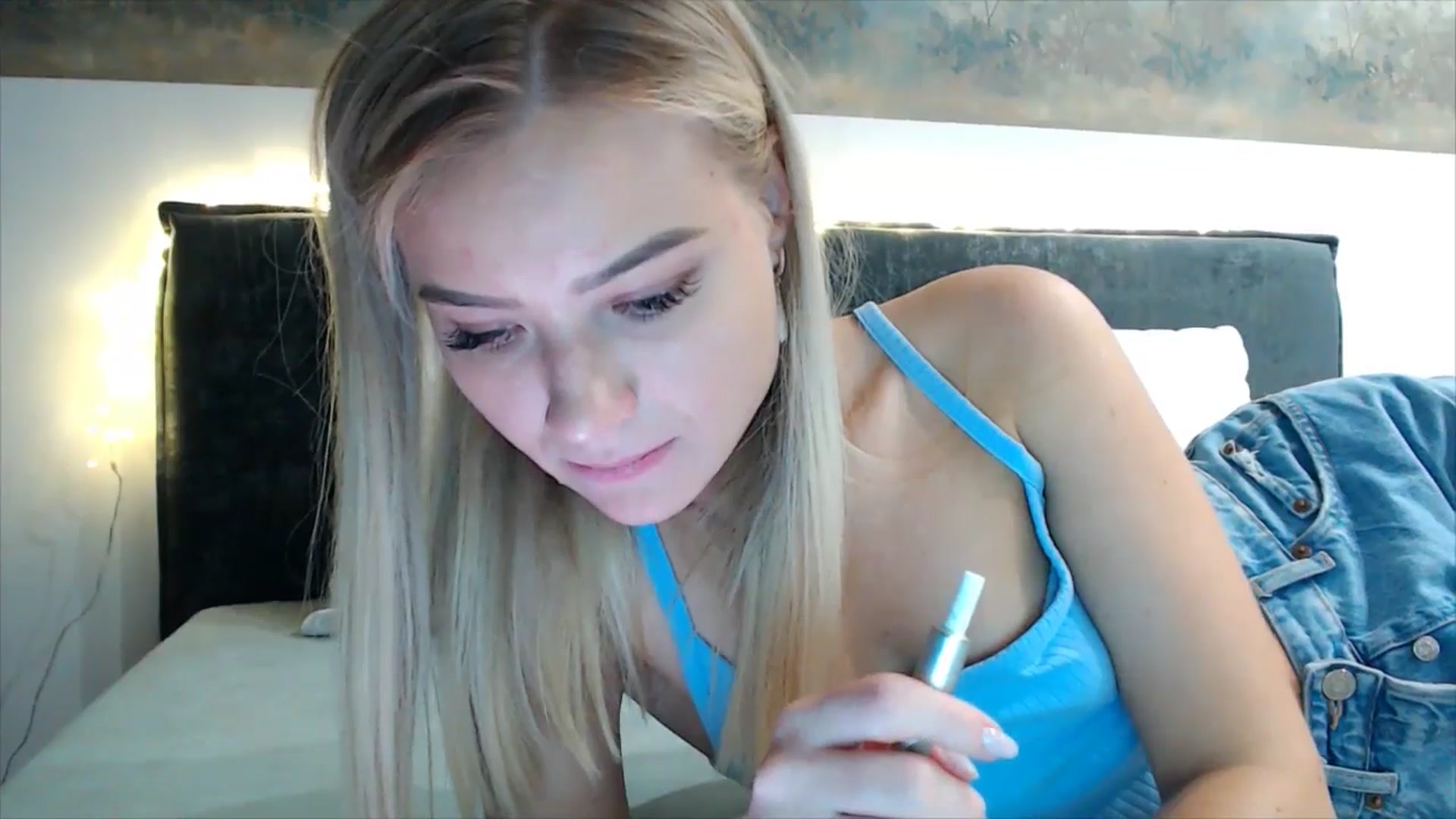 Gallery image thumbnail from fiancee's myfreecams stream on, 10/15/2025, 03:31 image 2 of 20