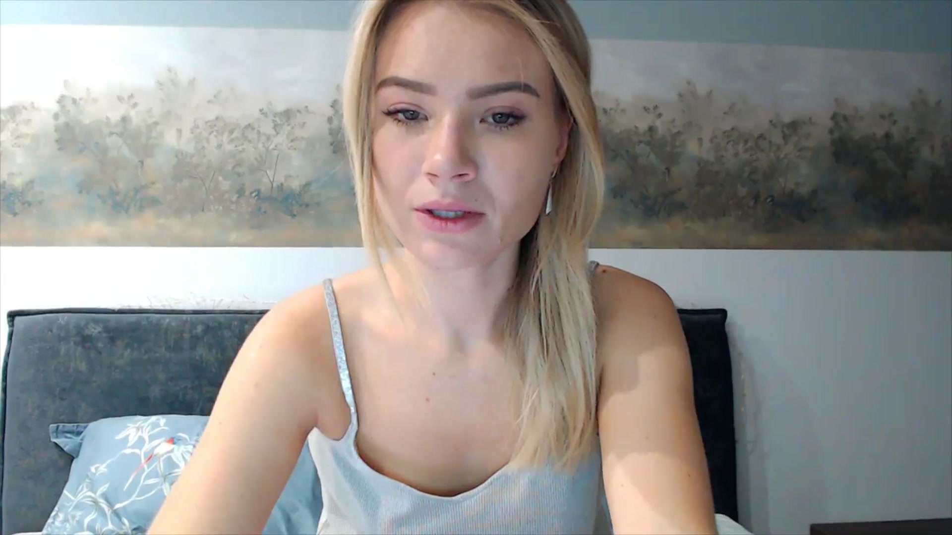 Gallery image thumbnail from fiancee's myfreecams stream on, 10/22/2025, 01:57 image 4 of 20