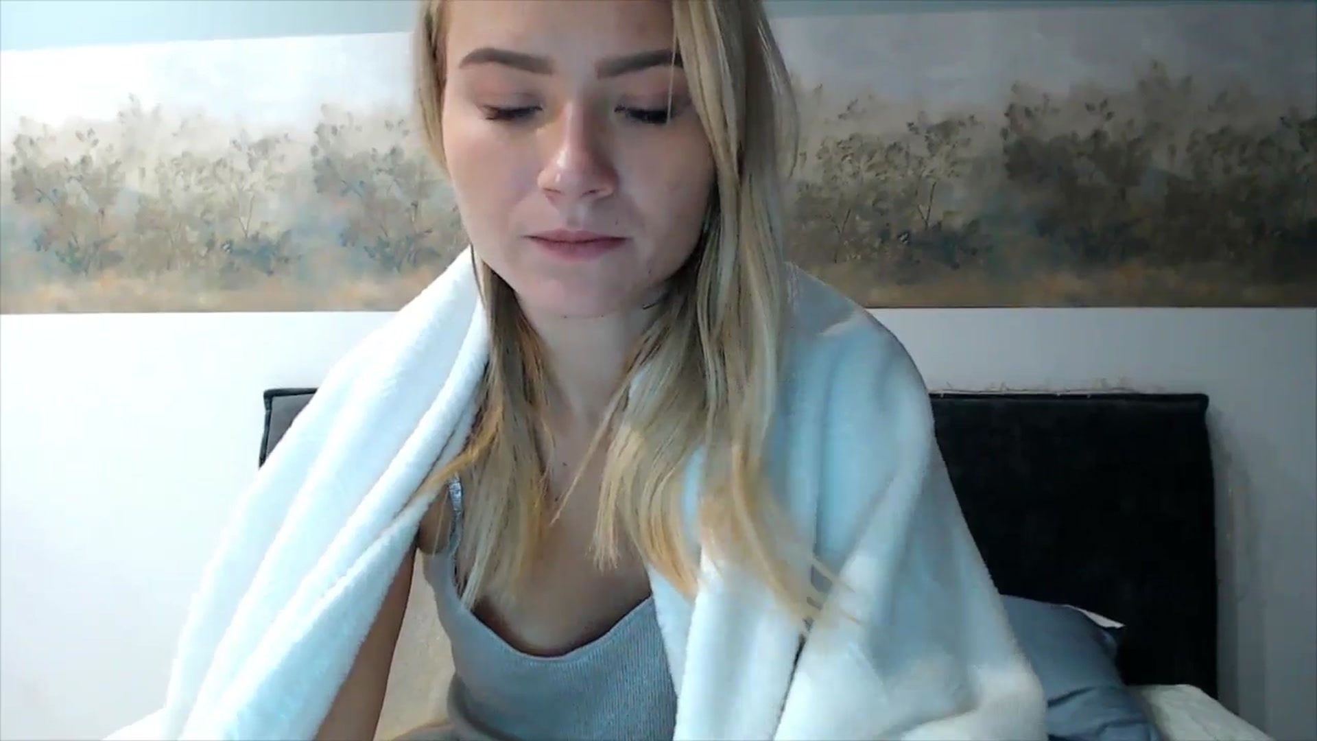 Gallery image thumbnail from fiancee's myfreecams stream on, 10/22/2025, 03:40 image 15 of 20