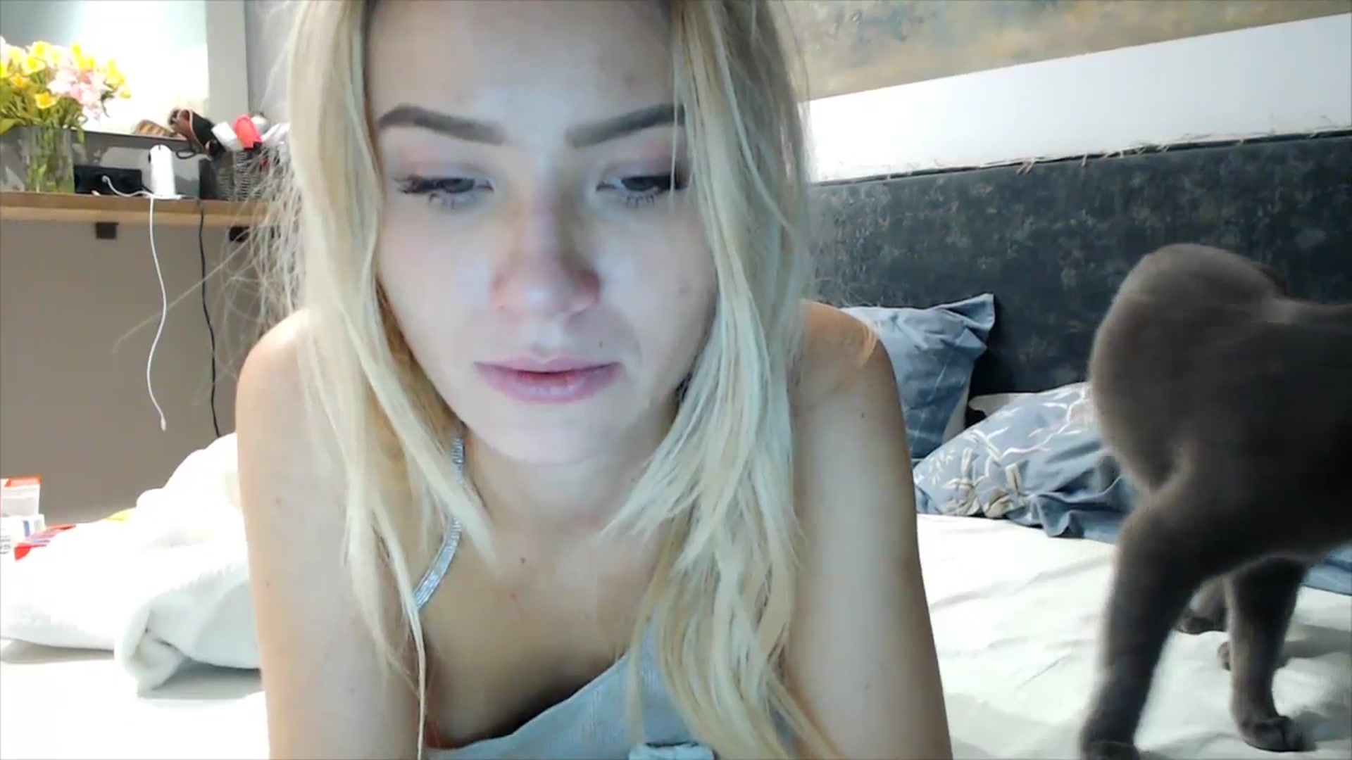 Gallery image thumbnail from fiancee's myfreecams stream on, 10/22/2025, 03:40 image 9 of 20
