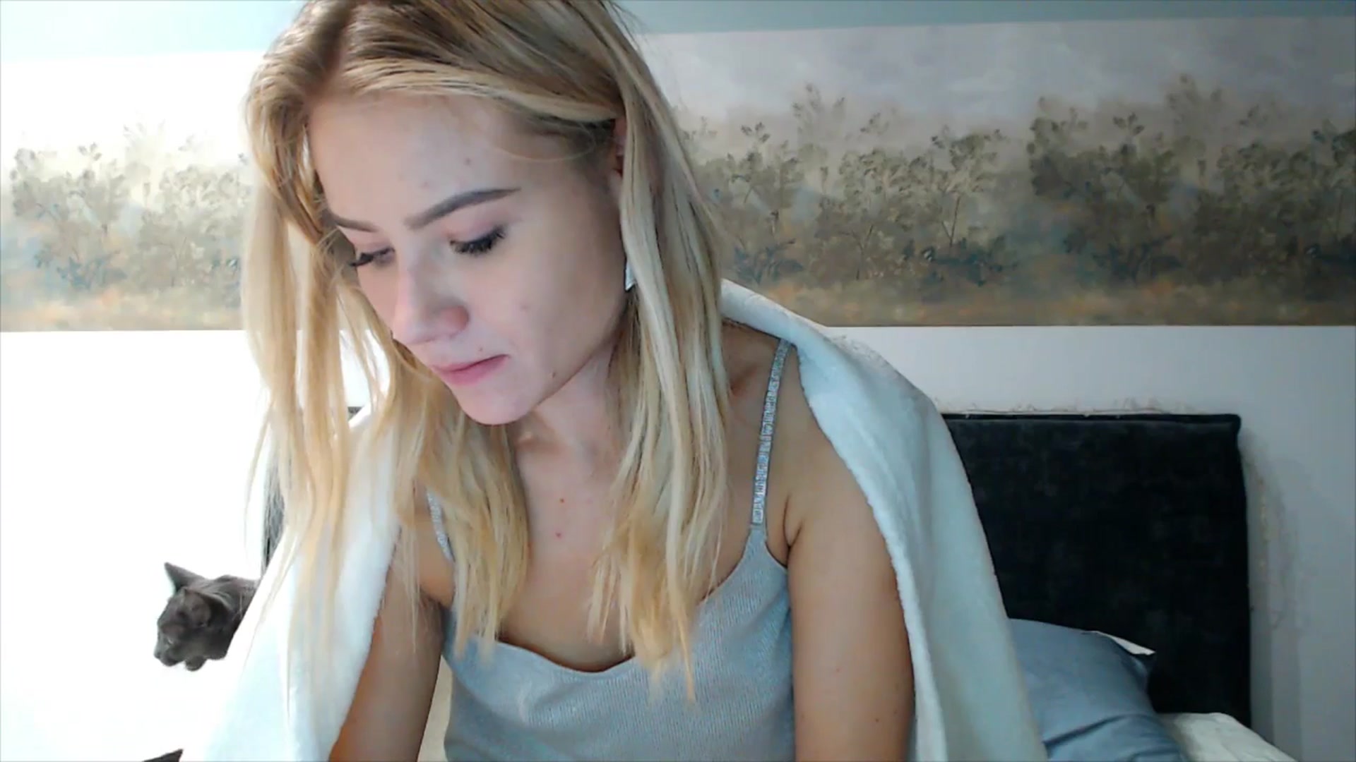 Gallery image thumbnail from fiancee's myfreecams stream on, 10/22/2025, 03:40 image 18 of 20