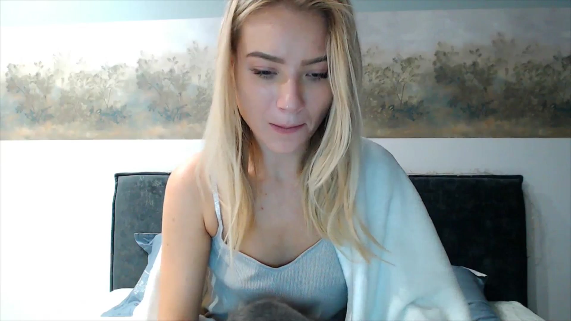 Gallery image thumbnail from fiancee's myfreecams stream on, 10/22/2025, 03:40 image 16 of 20