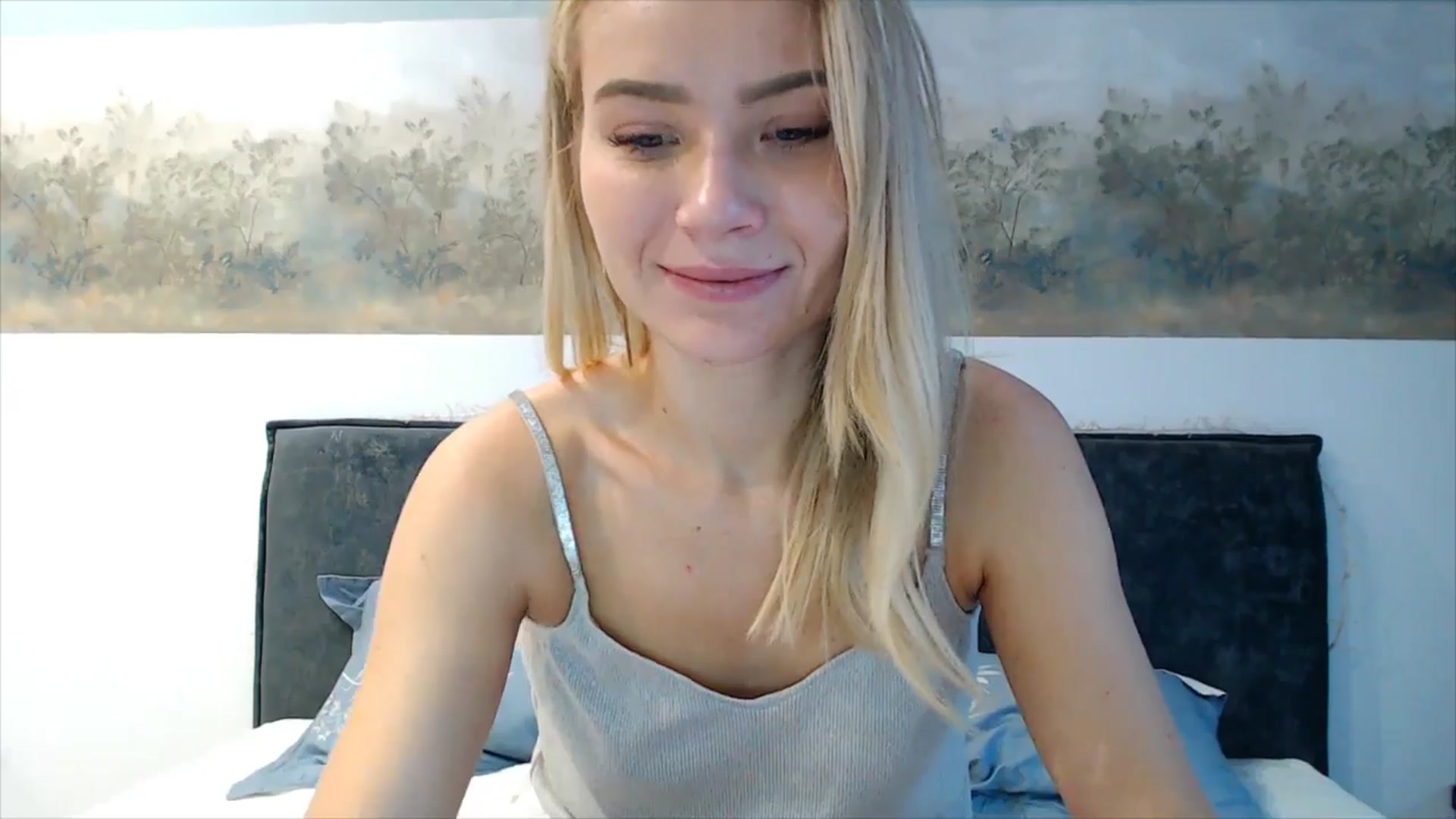 Gallery image thumbnail from fiancee's myfreecams stream on, 10/22/2025, 04:30 image 18 of 20