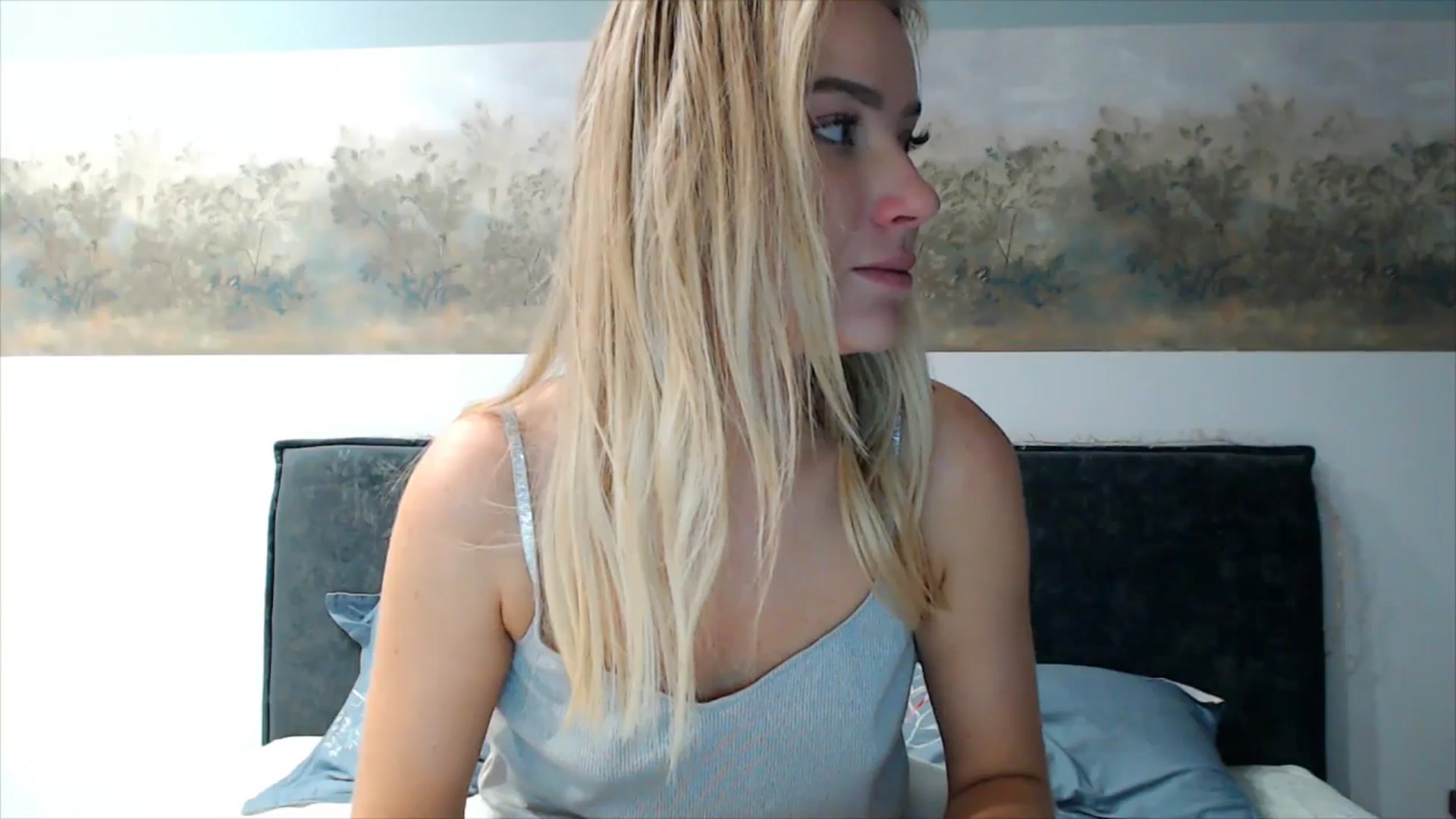 Gallery image thumbnail from fiancee's myfreecams stream on, 10/22/2025, 04:30 image 7 of 20