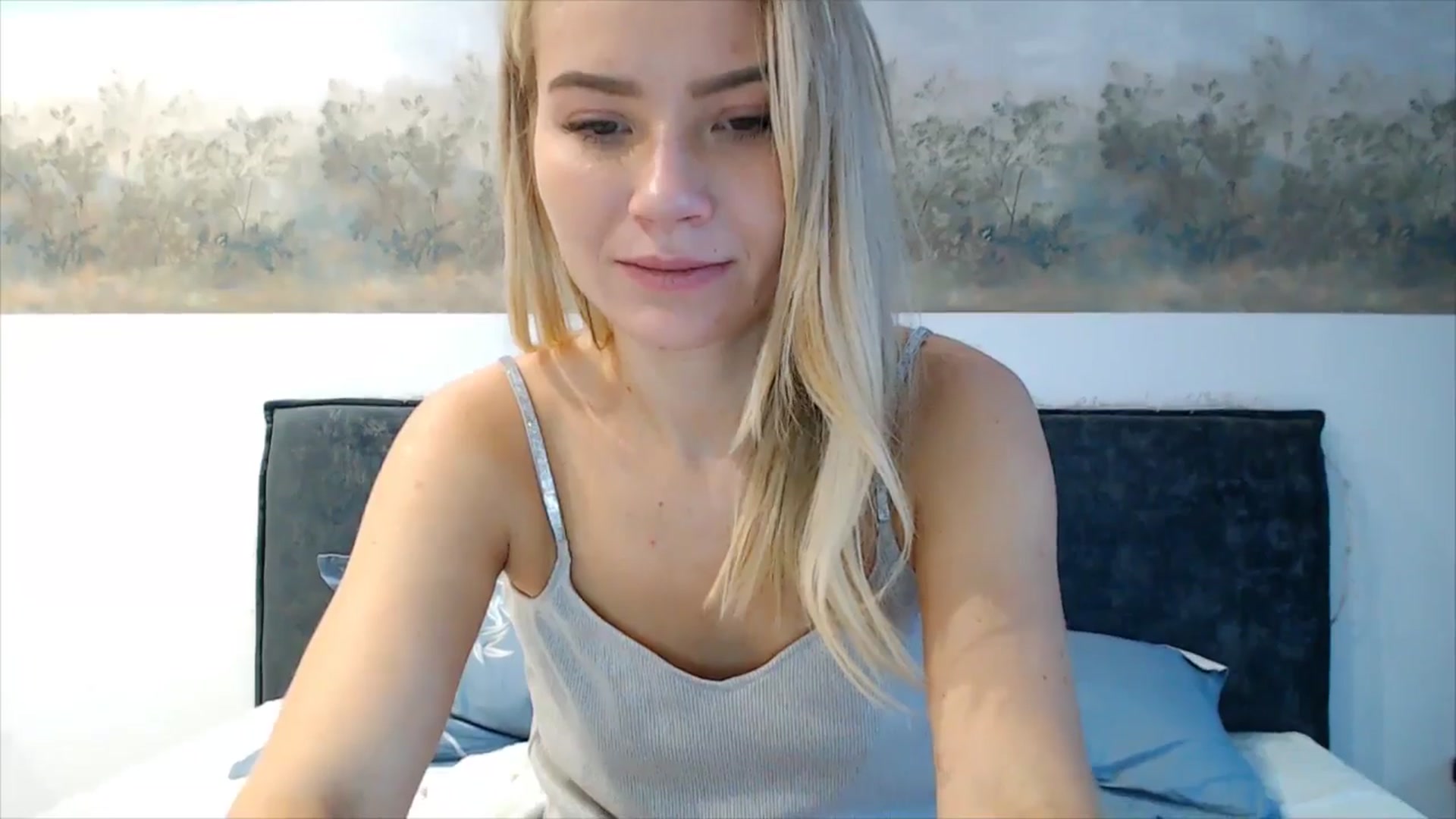 Gallery image thumbnail from fiancee's myfreecams stream on, 10/22/2025, 04:30 image 19 of 20
