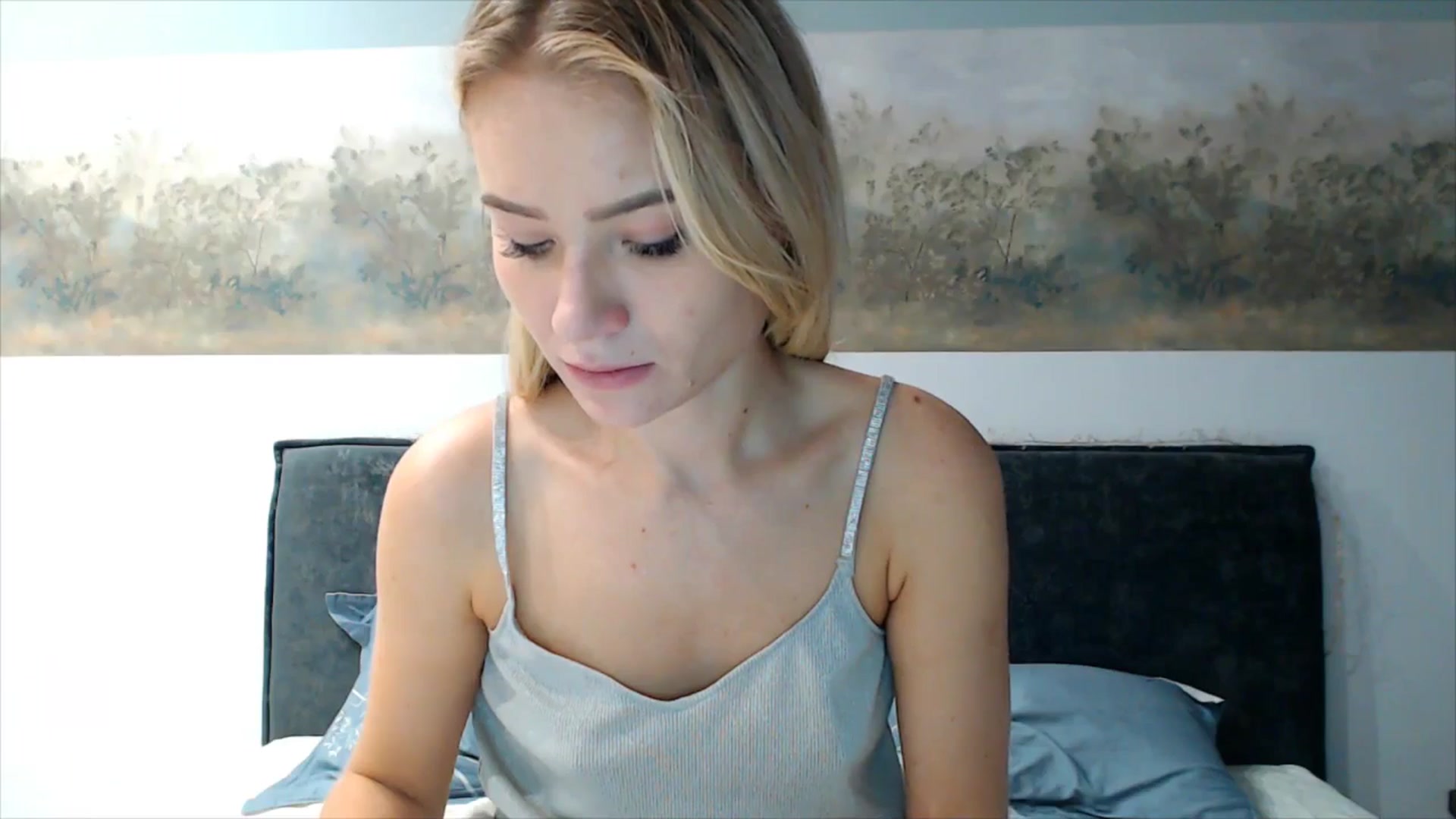 Gallery image thumbnail from fiancee's myfreecams stream on, 10/22/2025, 04:30 image 8 of 20