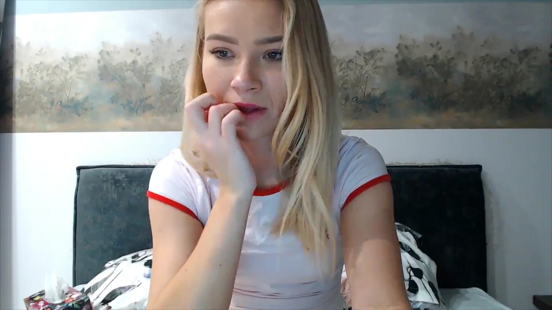 Gallery image thumbnail from fiancee's myfreecams stream on, 10/27/2025, 24:33 image 6 of 20