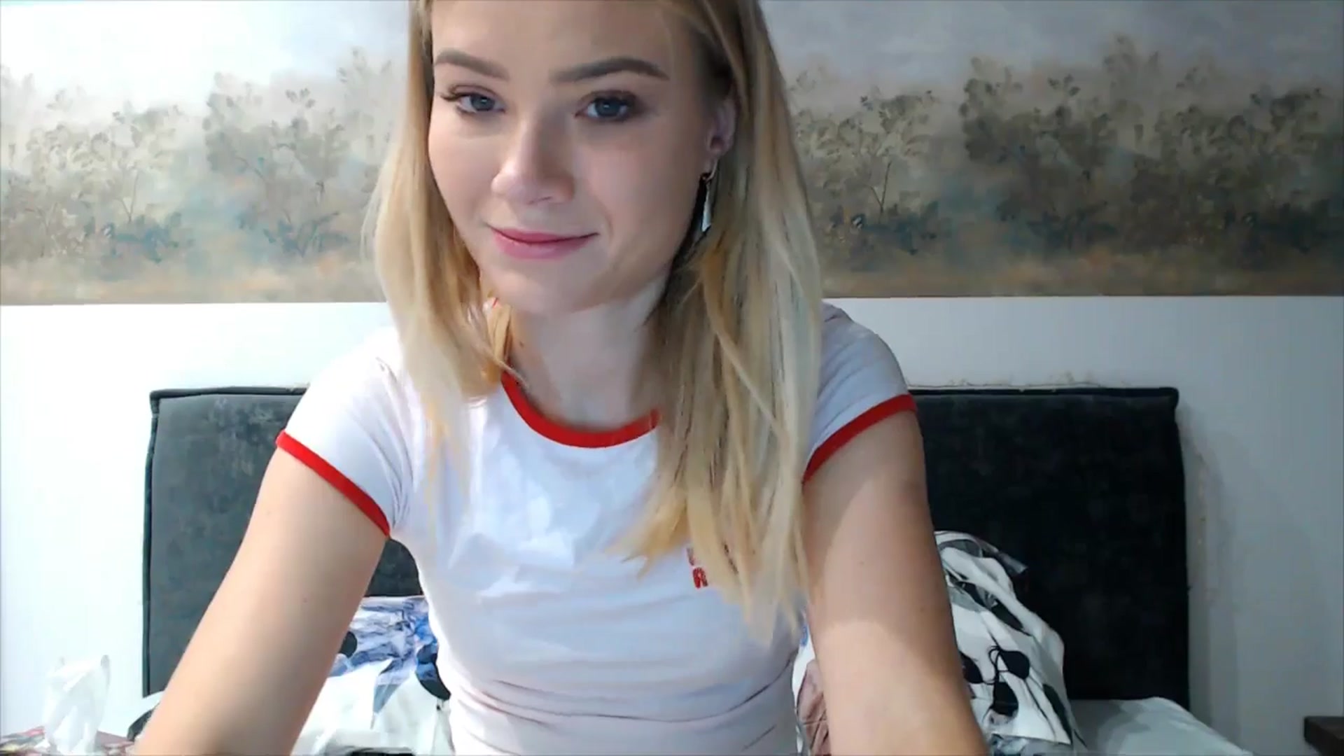 Gallery image thumbnail from fiancee's myfreecams stream on, 10/27/2025, 24:33 image 16 of 20