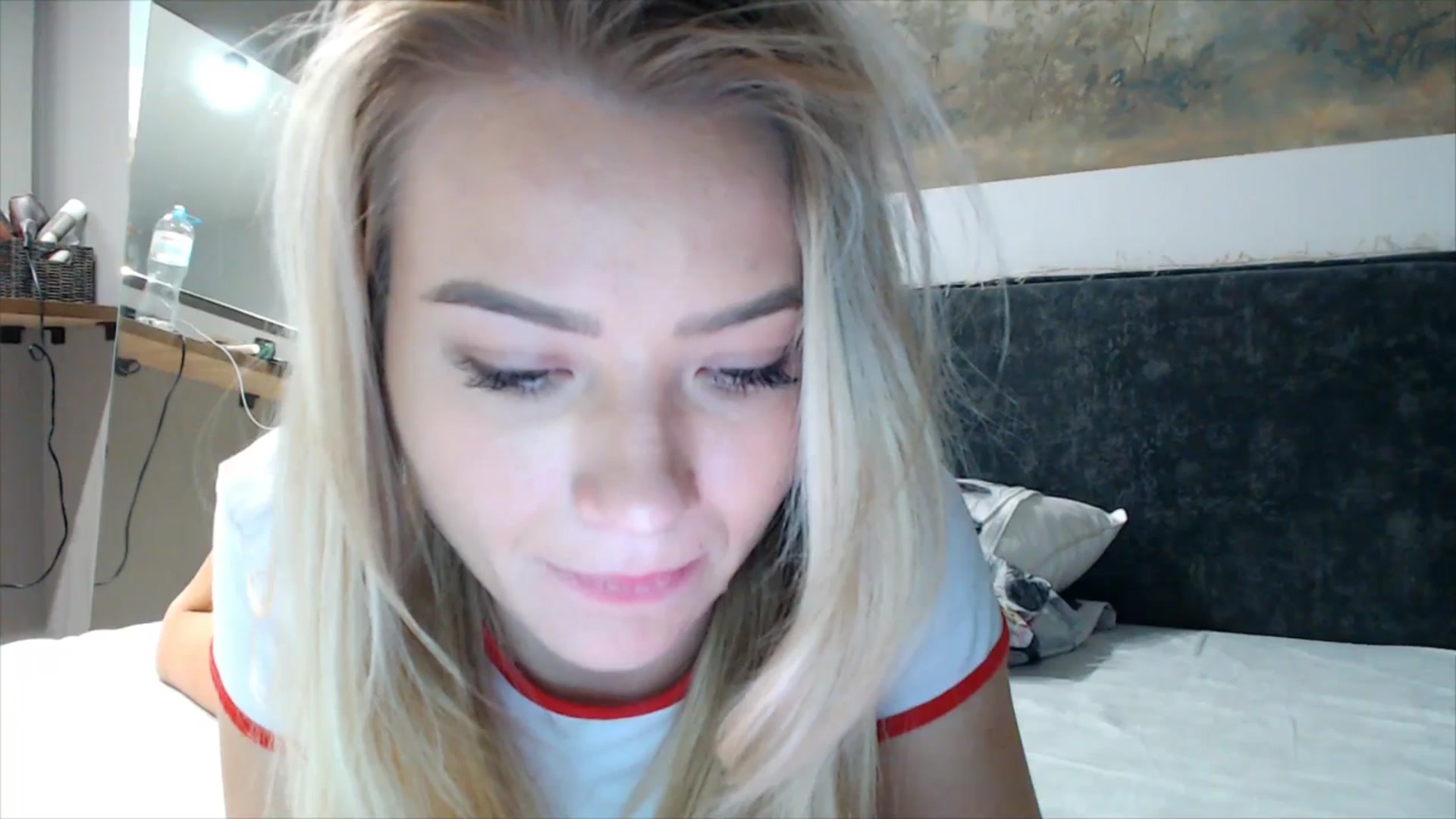 Gallery image thumbnail from fiancee's myfreecams stream on, 10/27/2025, 02:01 image 19 of 20