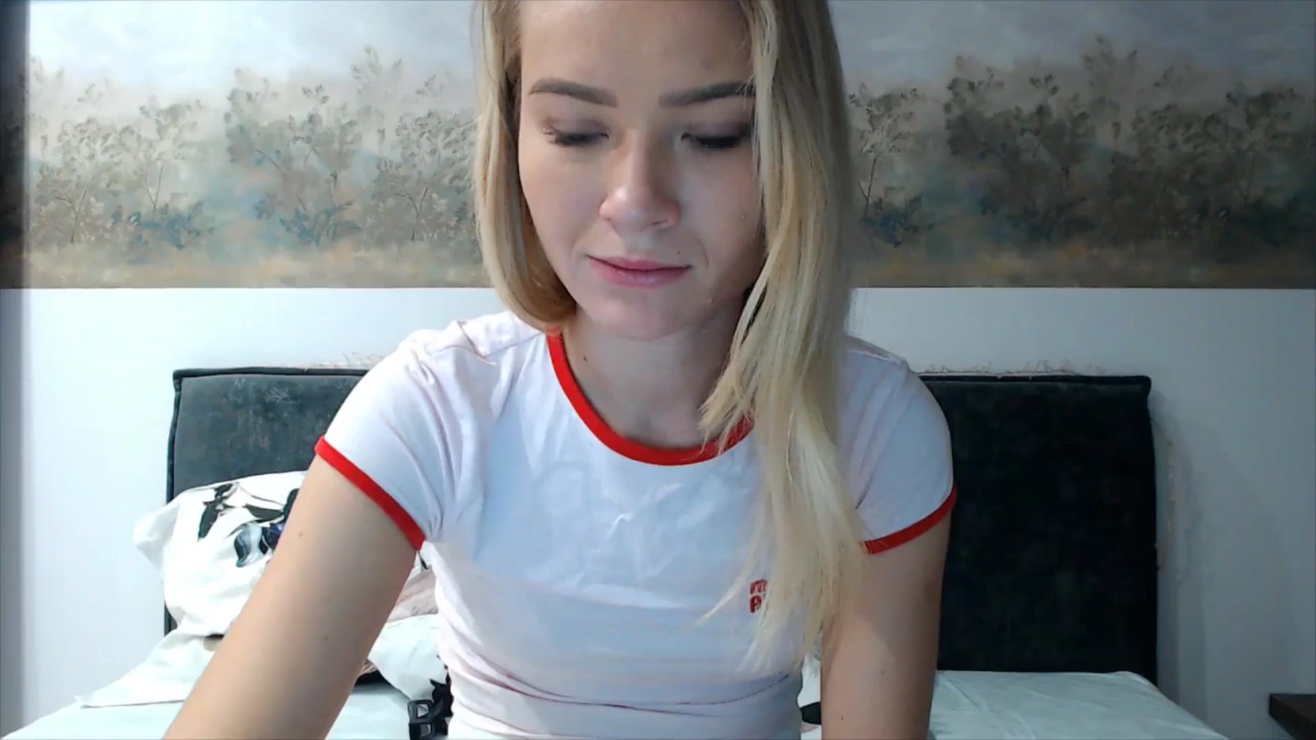 Gallery image thumbnail from fiancee's myfreecams stream on, 10/27/2025, 02:01 image 2 of 20