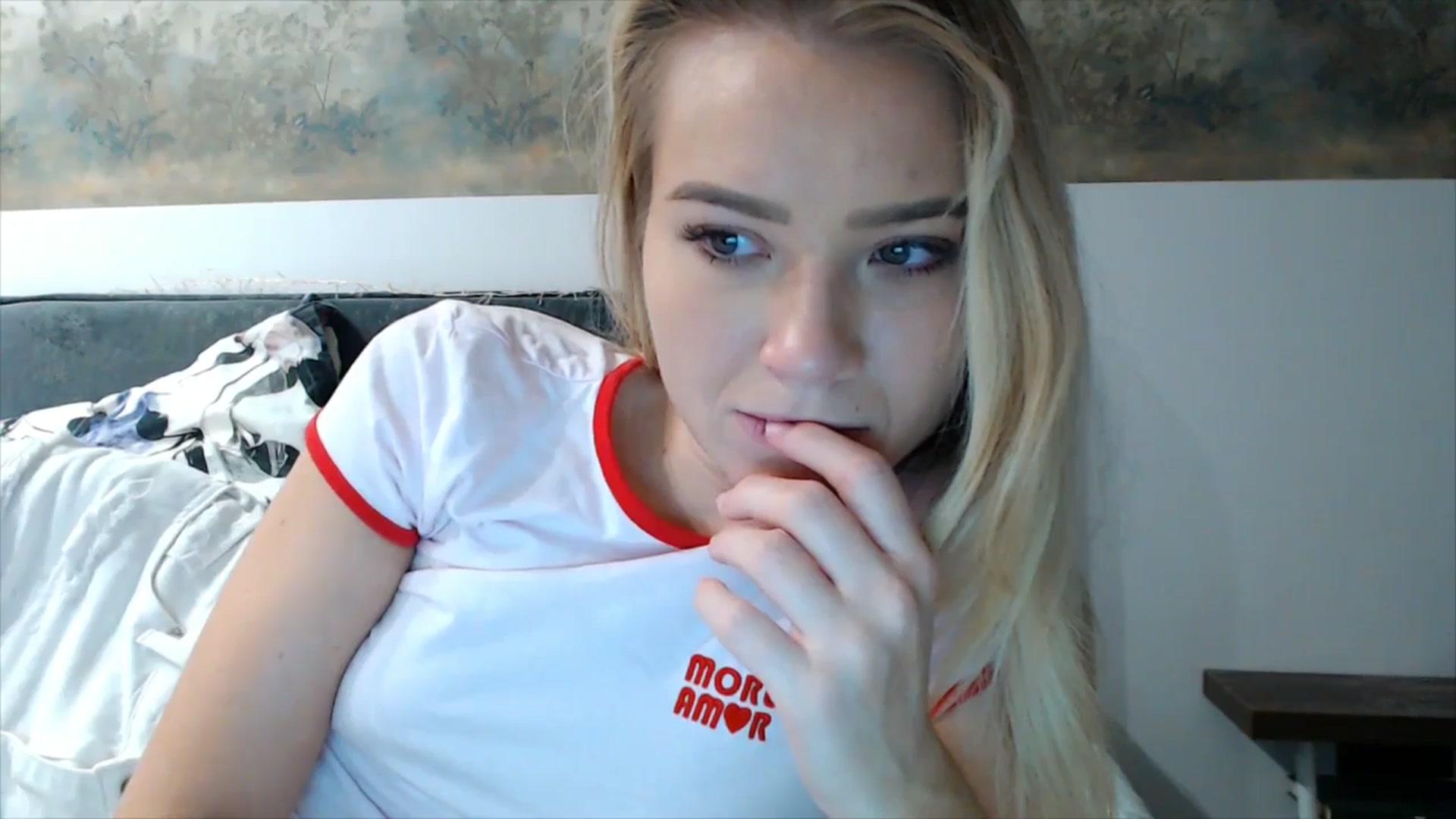 Gallery image thumbnail from fiancee's myfreecams stream on, 10/27/2025, 02:01 image 10 of 20