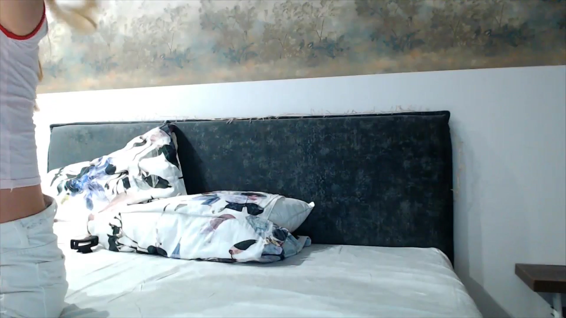 Gallery image thumbnail from fiancee's myfreecams stream on, 10/27/2025, 02:33 image 13 of 20