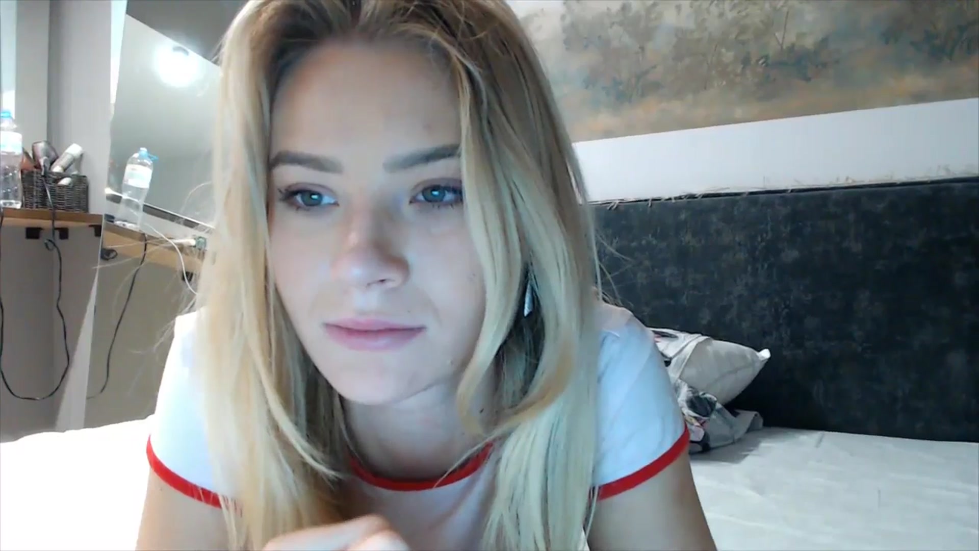 Gallery image thumbnail from fiancee's myfreecams stream on, 10/27/2025, 02:33 image 7 of 20