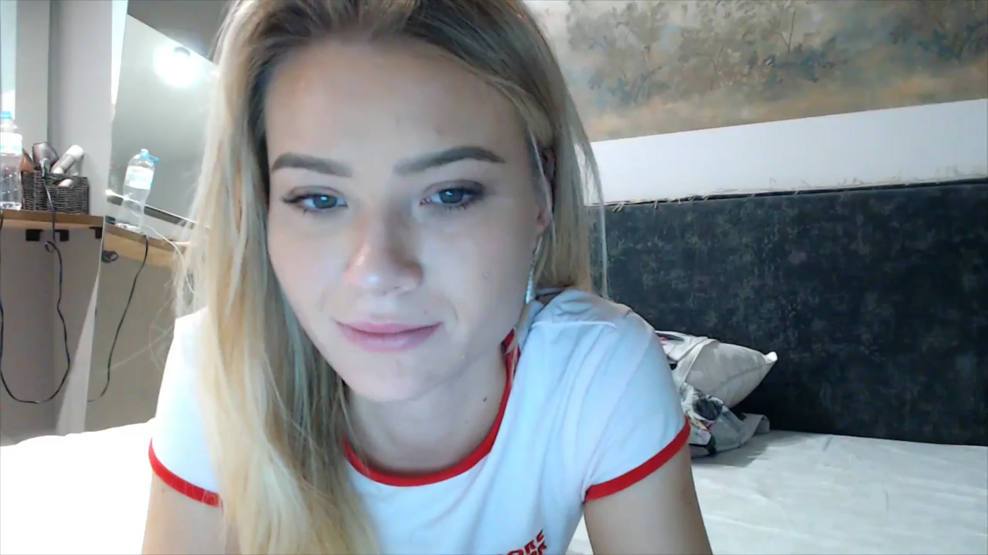 Gallery image thumbnail from fiancee's myfreecams stream on, 10/27/2025, 02:33 image 3 of 20