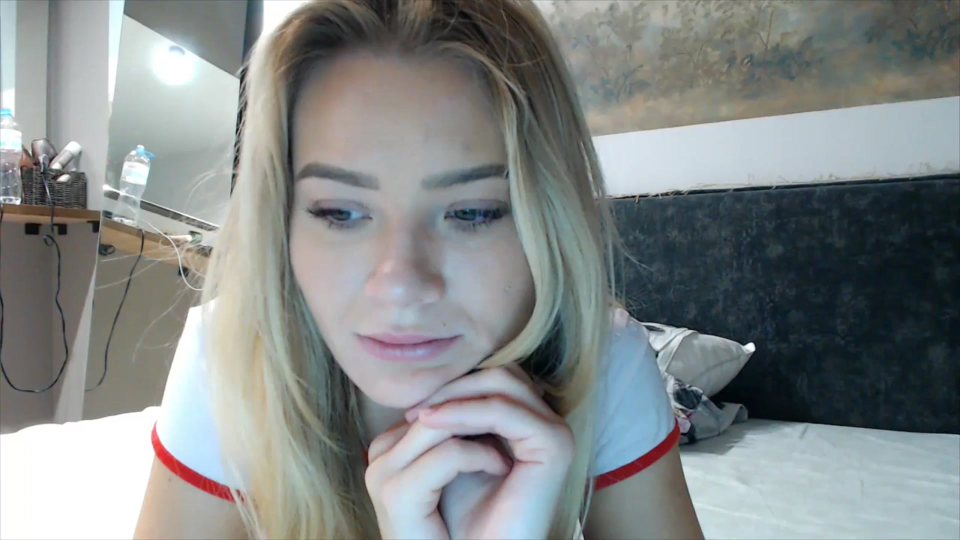 Gallery image thumbnail from fiancee's myfreecams stream on, 10/27/2025, 02:33 image 10 of 20