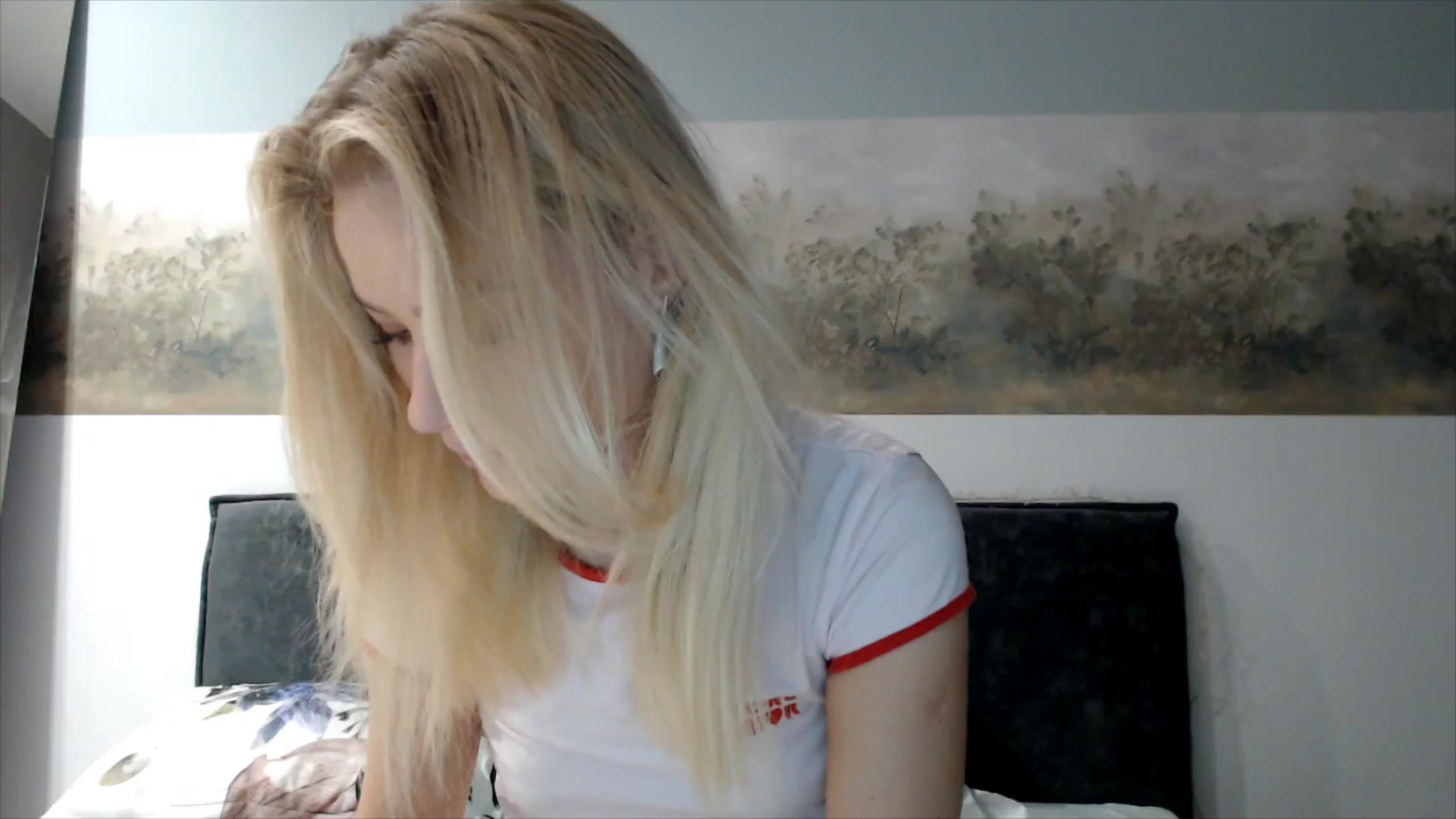 Gallery image thumbnail from fiancee's myfreecams stream on, 10/28/2025, 02:37 image 2 of 20