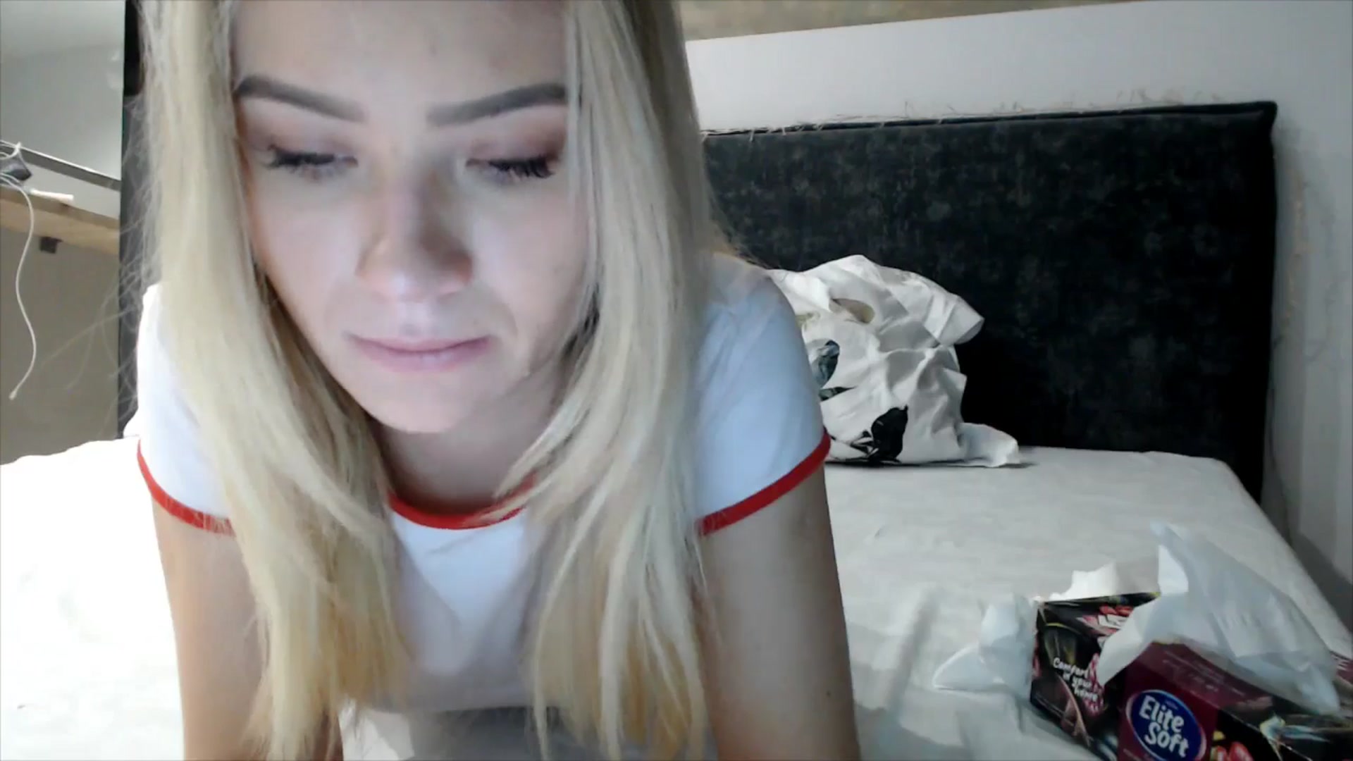 Gallery image thumbnail from fiancee's myfreecams stream on, 10/28/2025, 02:37 image 16 of 20