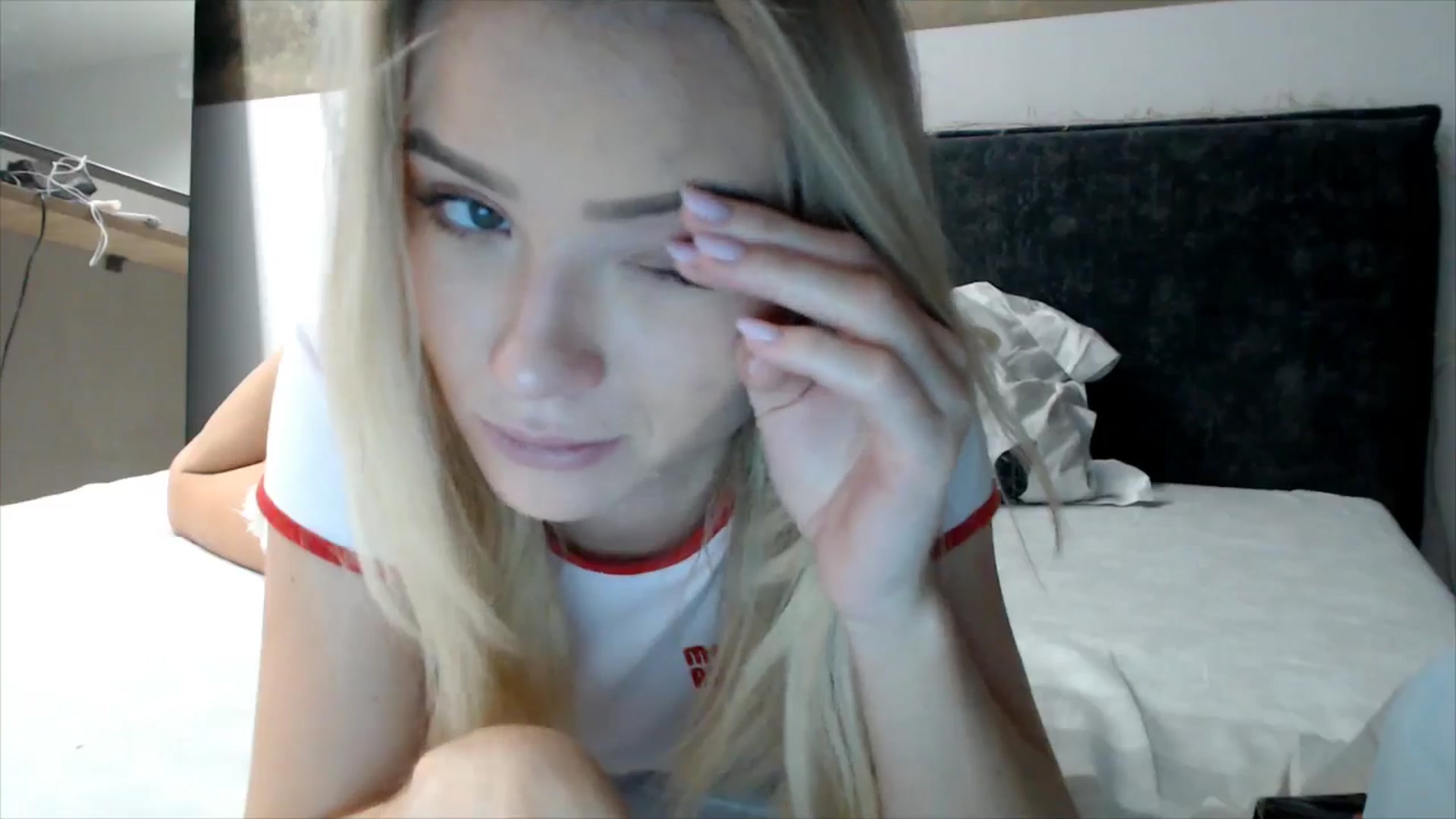 Gallery image thumbnail from fiancee's myfreecams stream on, 10/28/2025, 02:37 image 15 of 20