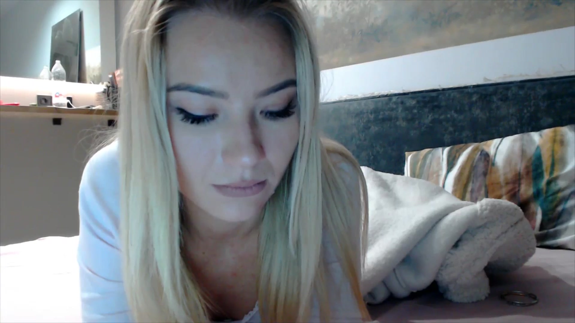 Gallery image thumbnail from fiancee's myfreecams stream on, 10/30/2025, 03:26 image 4 of 20