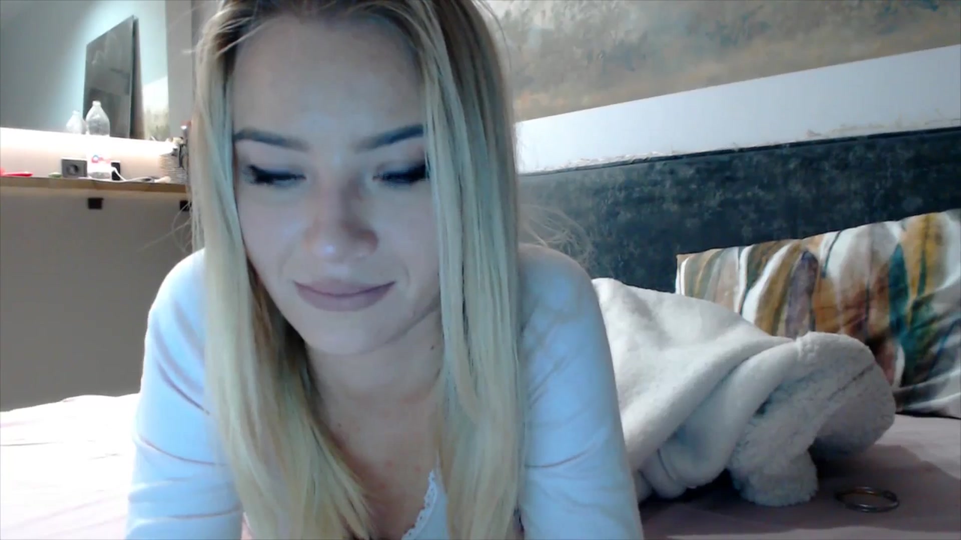 Gallery image thumbnail from fiancee's myfreecams stream on, 10/30/2025, 03:26 image 8 of 20