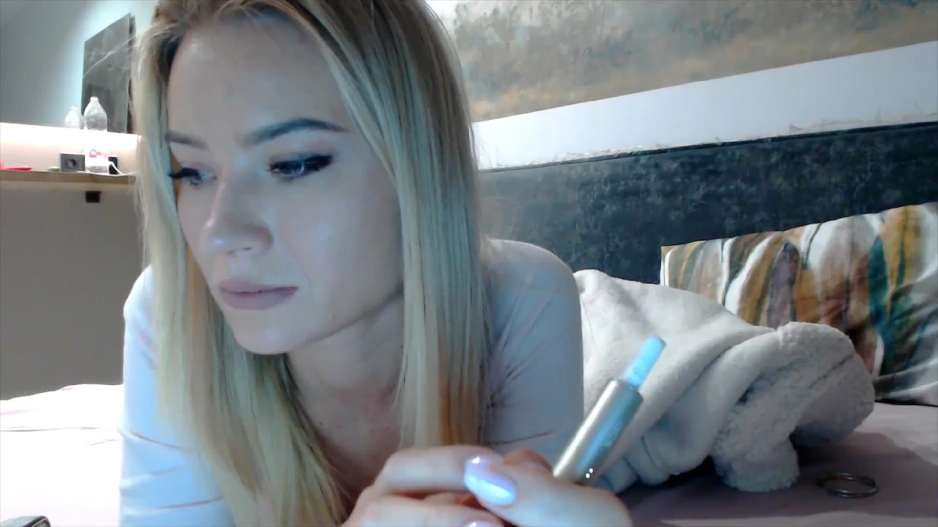 Gallery image thumbnail from fiancee's myfreecams stream on, 10/30/2025, 03:26 image 2 of 20