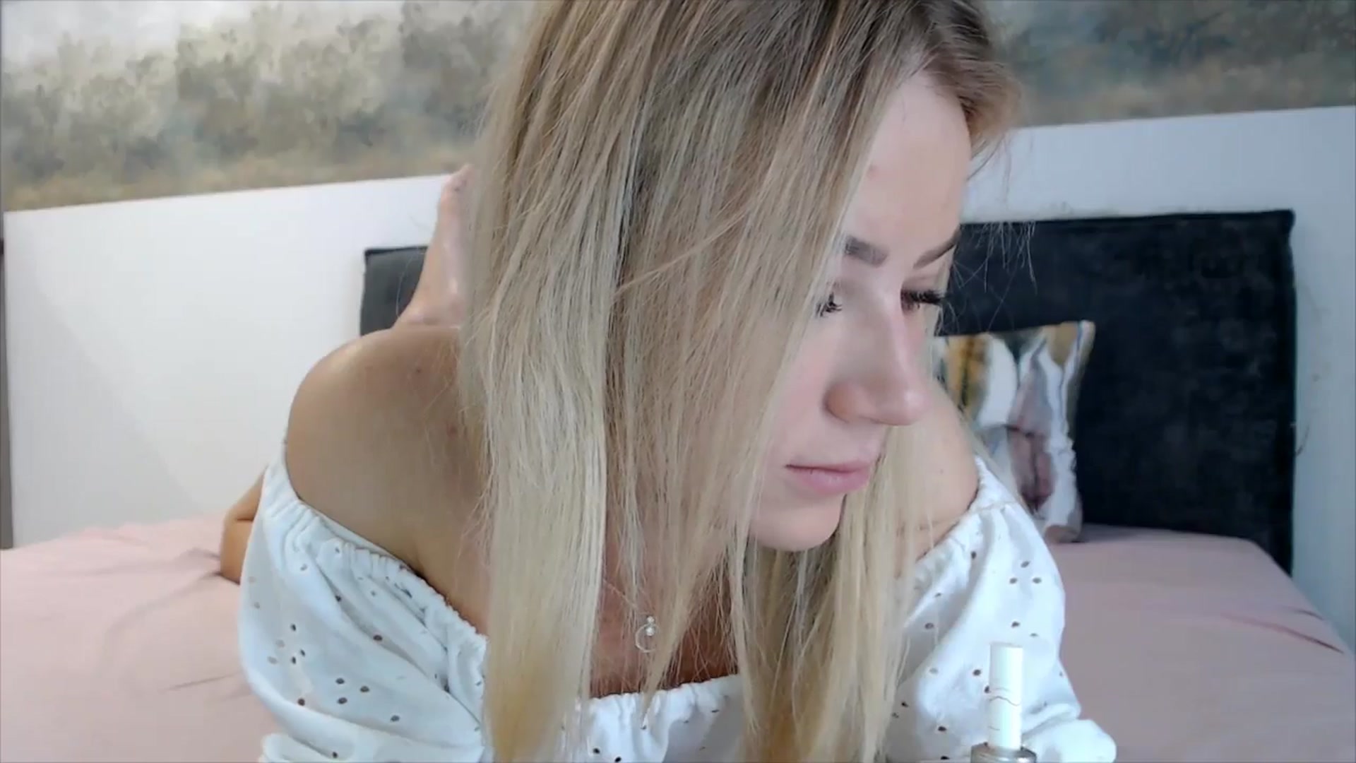 Gallery image thumbnail from fiancee's myfreecams stream on, 11/01/2025, 07:08 image 12 of 20