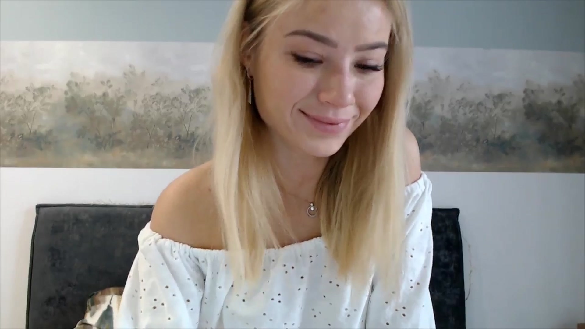 Gallery image thumbnail from fiancee's myfreecams stream on, 11/01/2025, 07:08 image 16 of 20