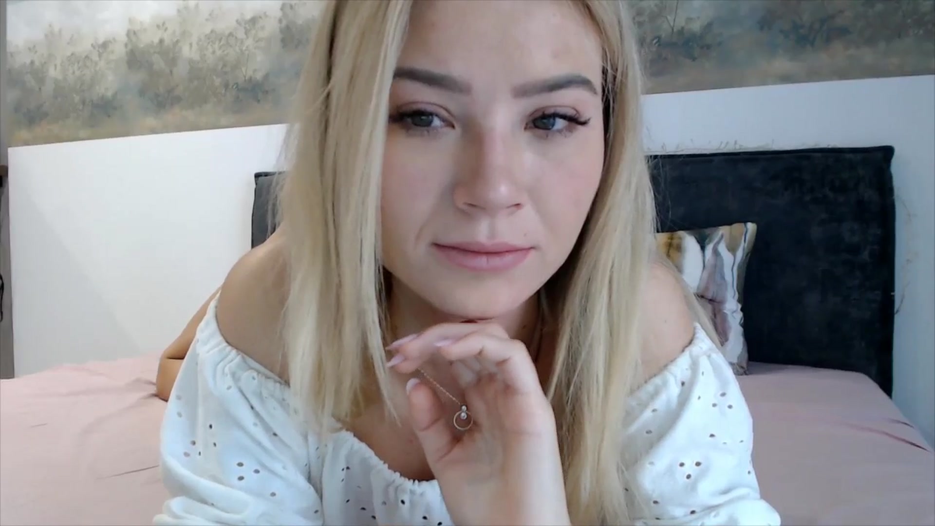 Gallery image thumbnail from fiancee's myfreecams stream on, 11/01/2025, 07:08 image 9 of 20