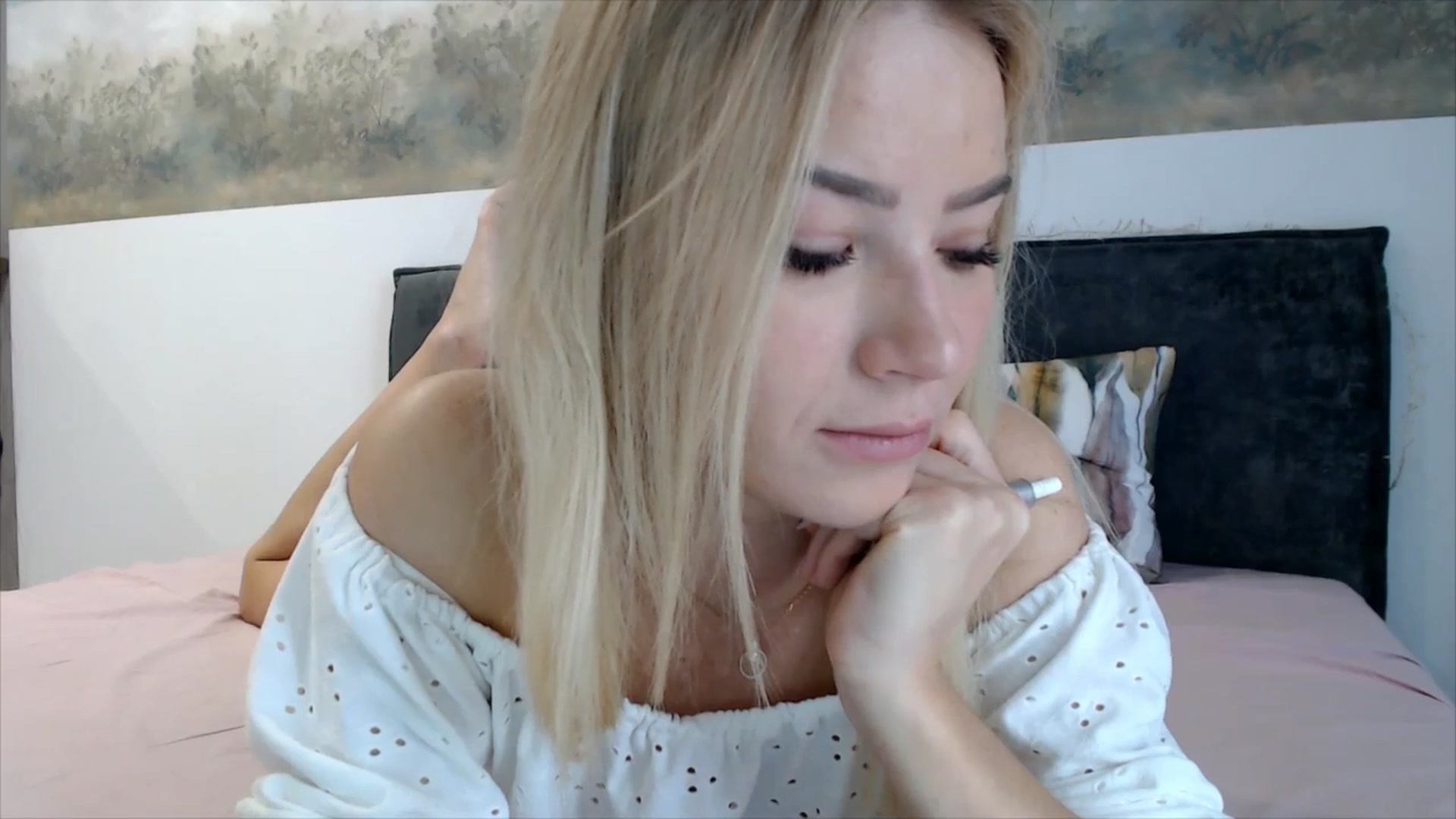 Gallery image thumbnail from fiancee's myfreecams stream on, 11/01/2025, 07:08 image 11 of 20