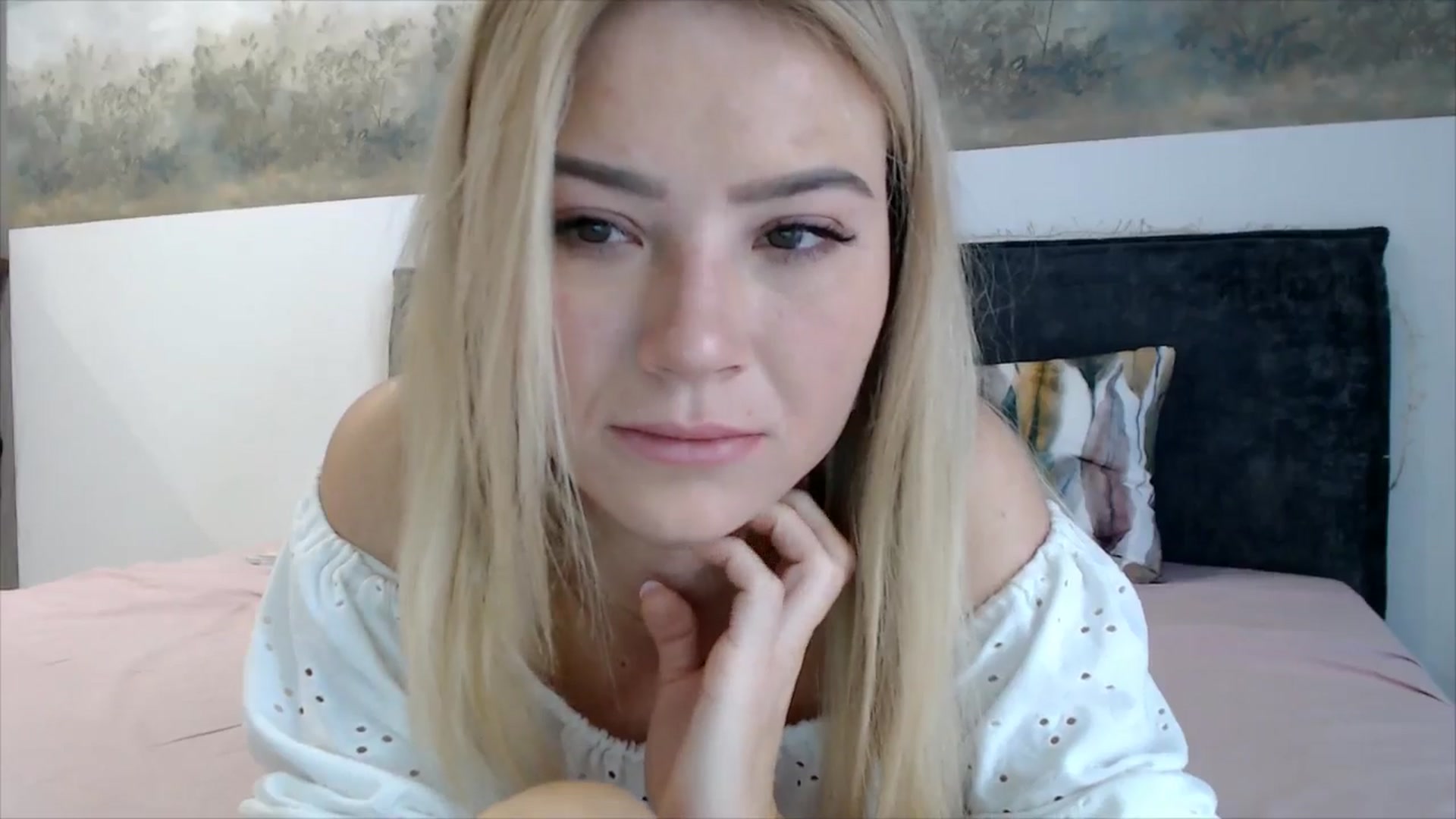 Gallery image thumbnail from fiancee's myfreecams stream on, 11/01/2025, 07:08 image 15 of 20