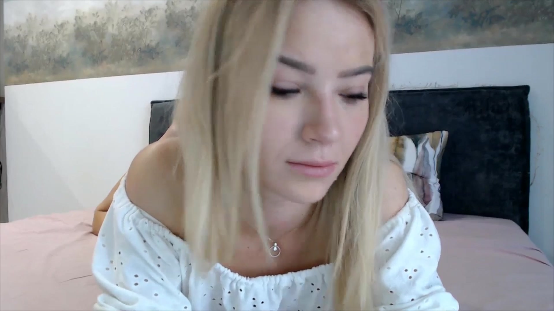 Gallery image thumbnail from fiancee's myfreecams stream on, 11/01/2025, 07:08 image 10 of 20