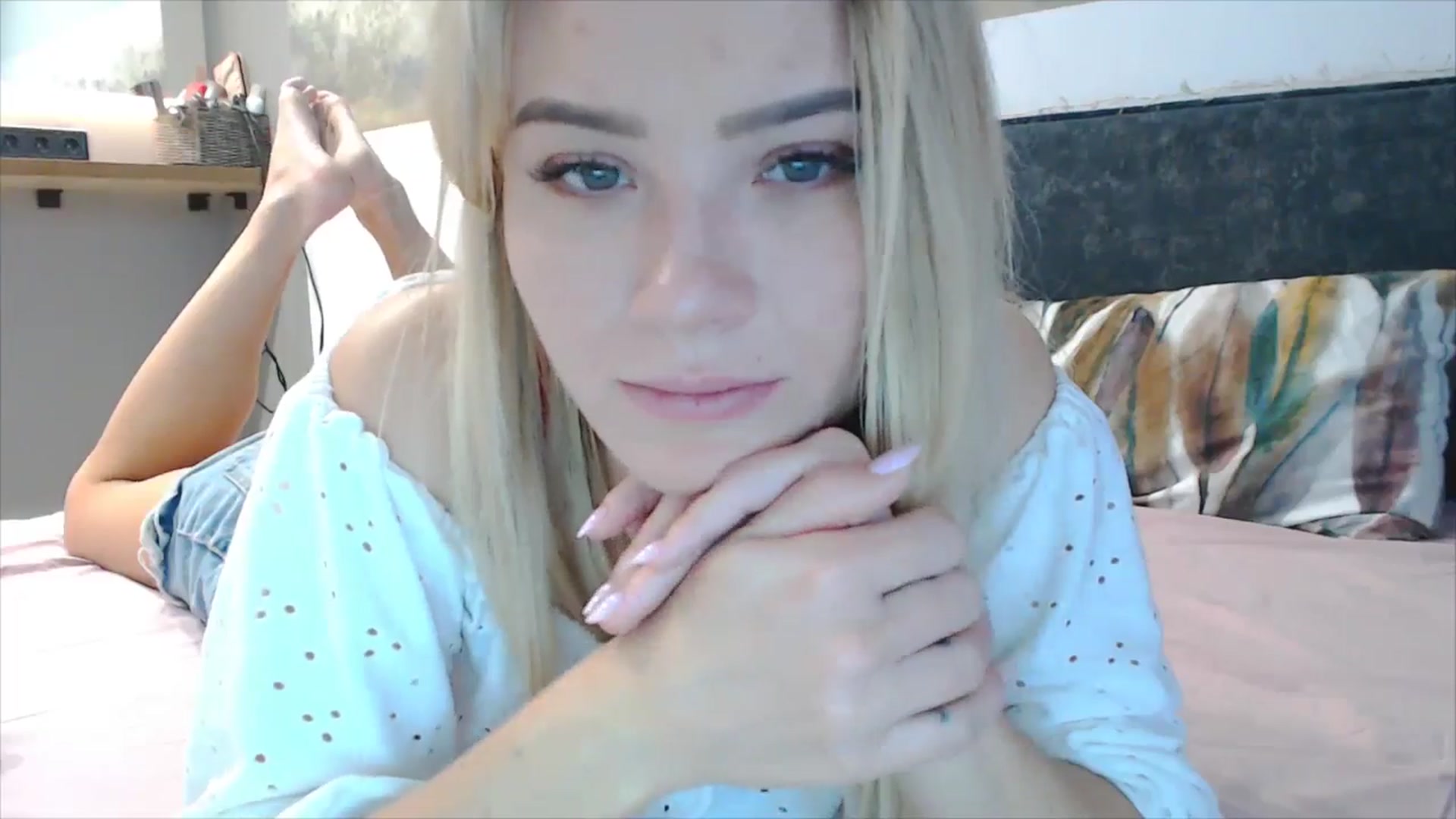 Gallery image thumbnail from fiancee's myfreecams stream on, 11/03/2025, 05:46 image 9 of 20