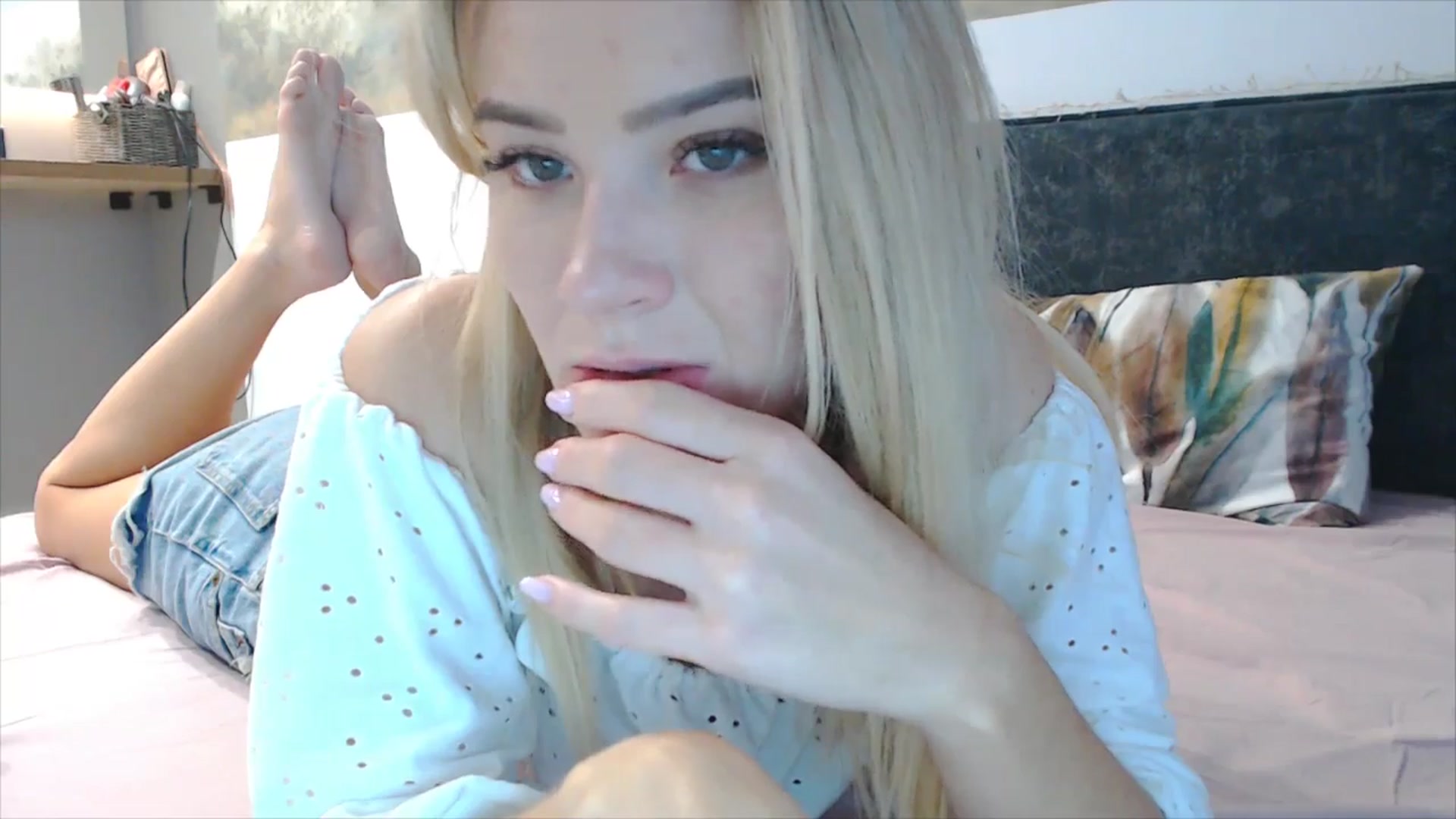Gallery image thumbnail from fiancee's myfreecams stream on, 11/03/2025, 05:46 image 6 of 20