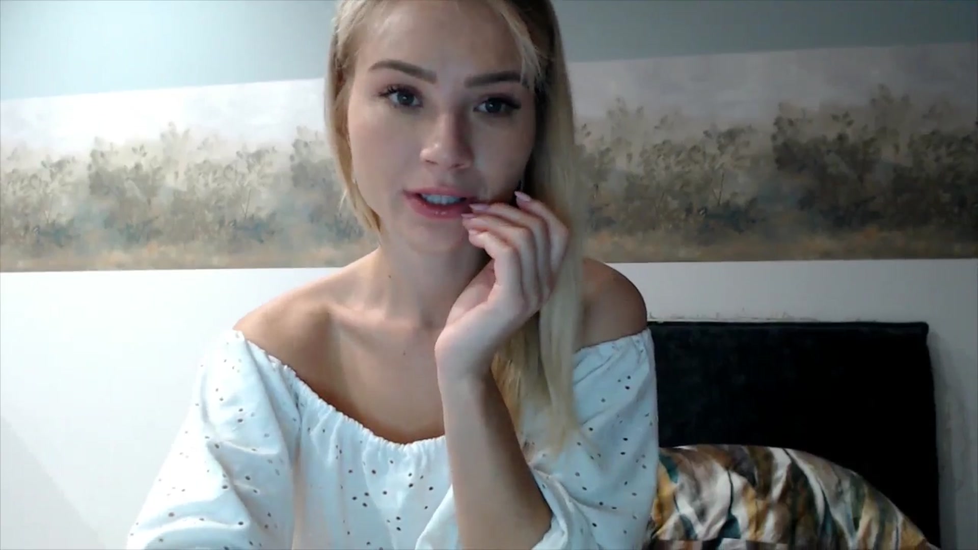 Gallery image thumbnail from fiancee's myfreecams stream on, 11/05/2025, 03:49 image 16 of 20