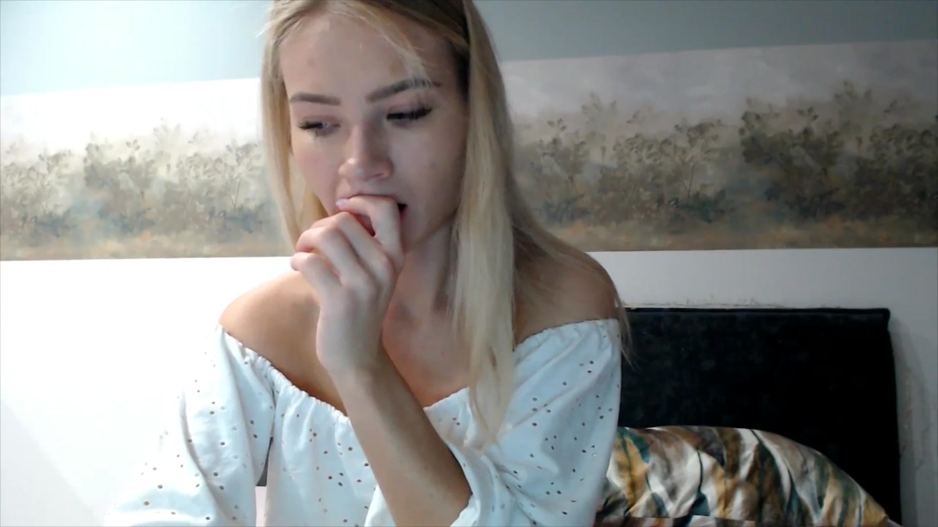 Gallery image thumbnail from fiancee's myfreecams stream on, 11/05/2025, 03:49 image 20 of 20