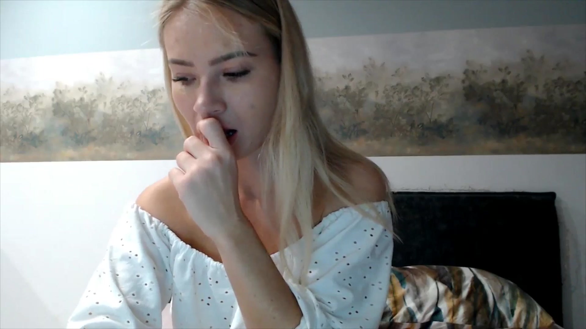 Gallery image thumbnail from fiancee's myfreecams stream on, 11/05/2025, 03:49 image 17 of 20