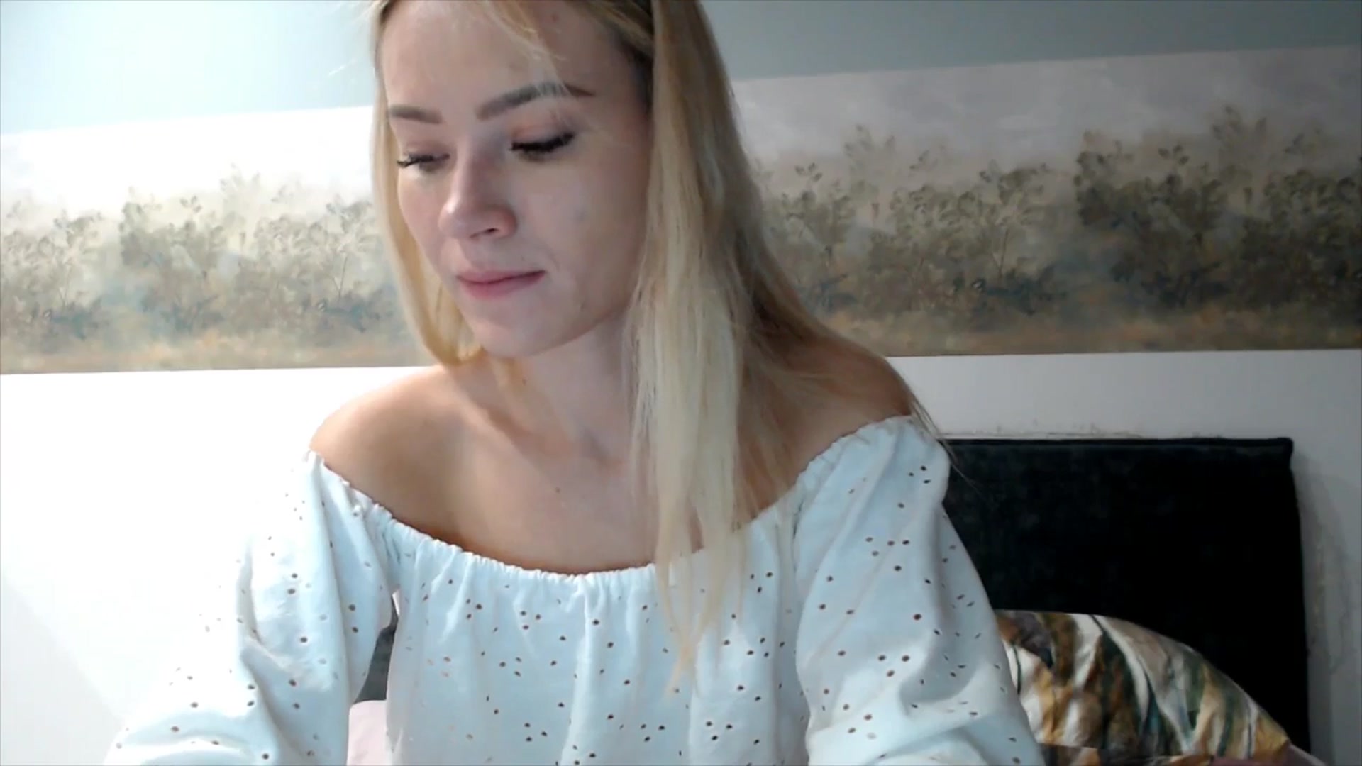 Gallery image thumbnail from fiancee's myfreecams stream on, 11/05/2025, 03:49 image 19 of 20