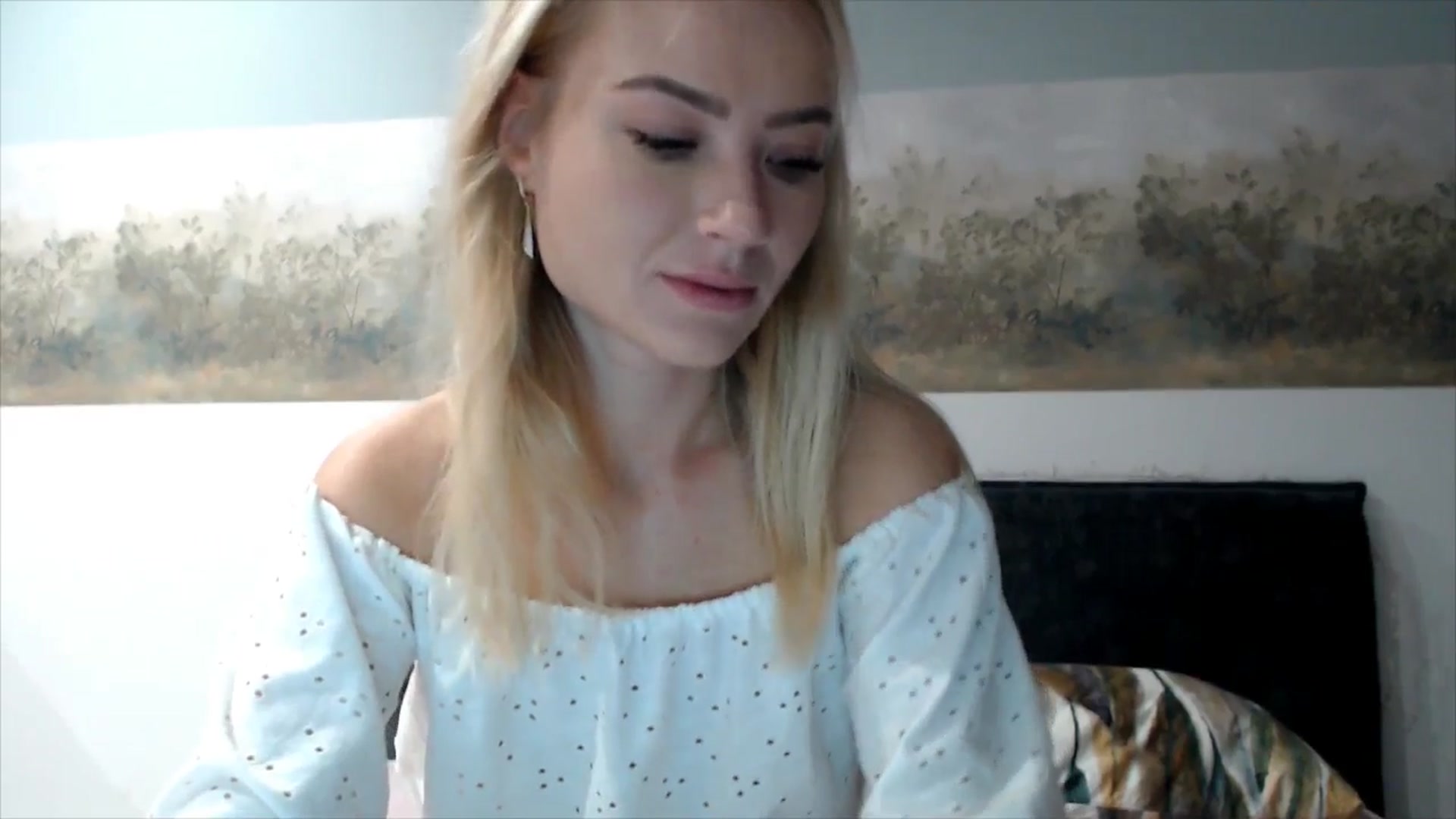 Gallery image thumbnail from fiancee's myfreecams stream on, 11/05/2025, 03:49 image 2 of 20
