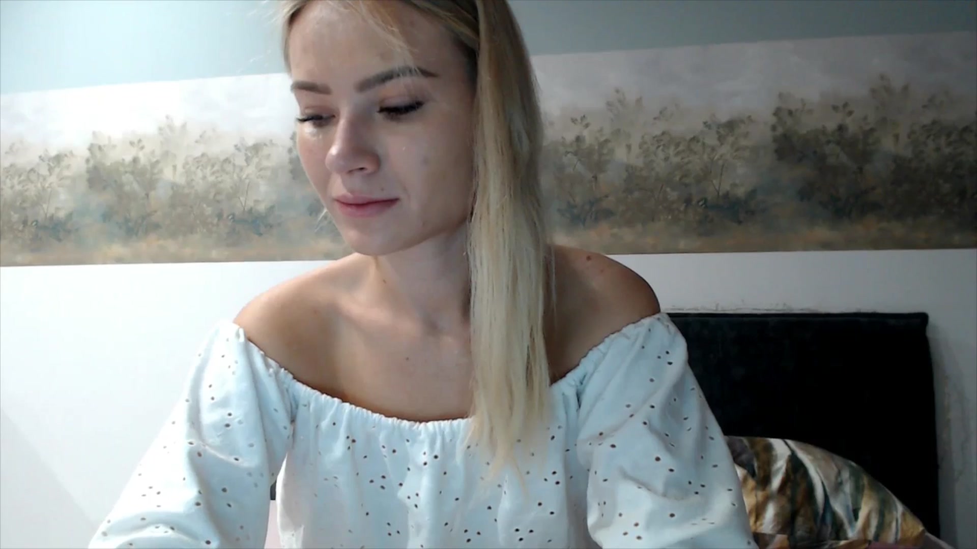 Gallery image thumbnail from fiancee's myfreecams stream on, 11/05/2025, 03:49 image 15 of 20