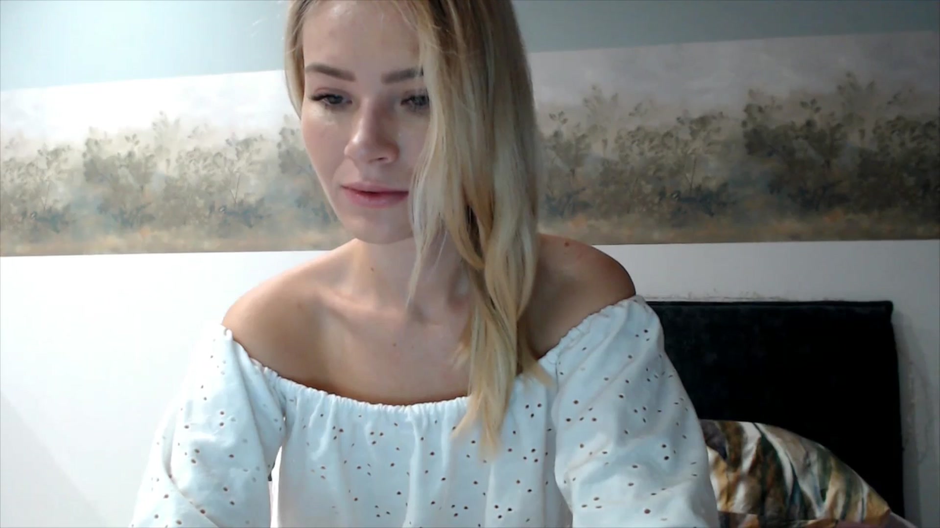 Gallery image thumbnail from fiancee's myfreecams stream on, 11/05/2025, 03:49 image 9 of 20