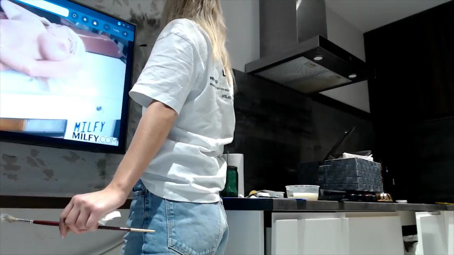 Gallery image thumbnail from fiancee's myfreecams stream on, 11/05/2025, 15:36 image 13 of 20