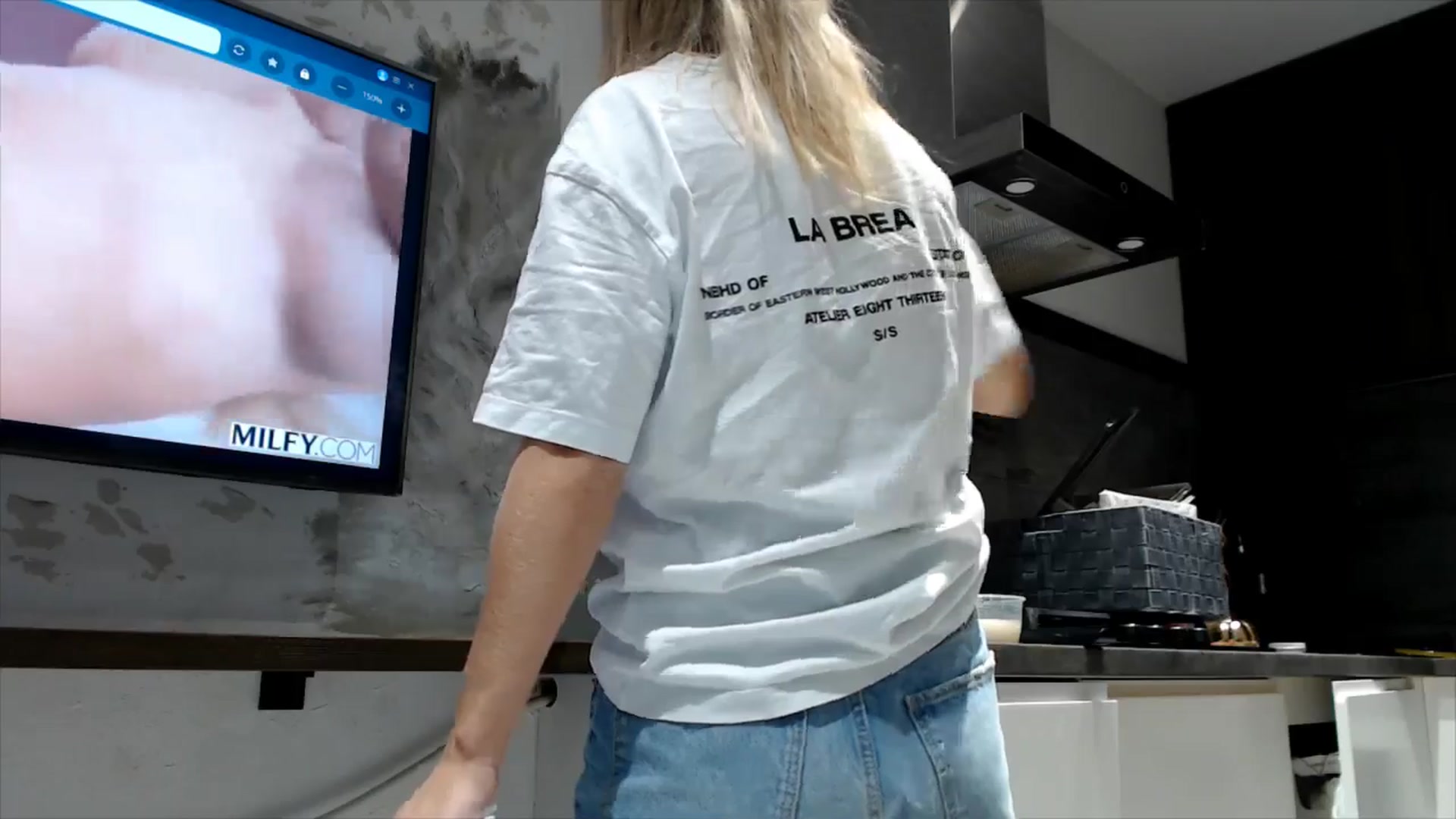 Gallery image thumbnail from fiancee's myfreecams stream on, 11/05/2025, 15:36 image 12 of 20