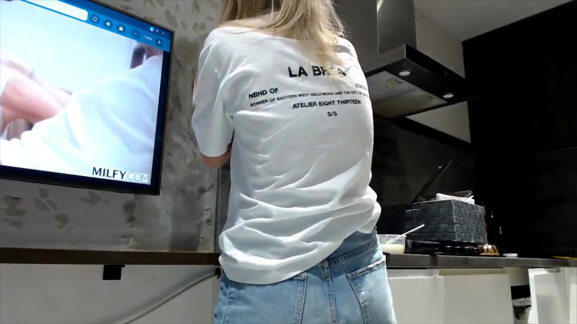 Gallery image thumbnail from fiancee's myfreecams stream on, 11/05/2025, 15:36 image 3 of 20