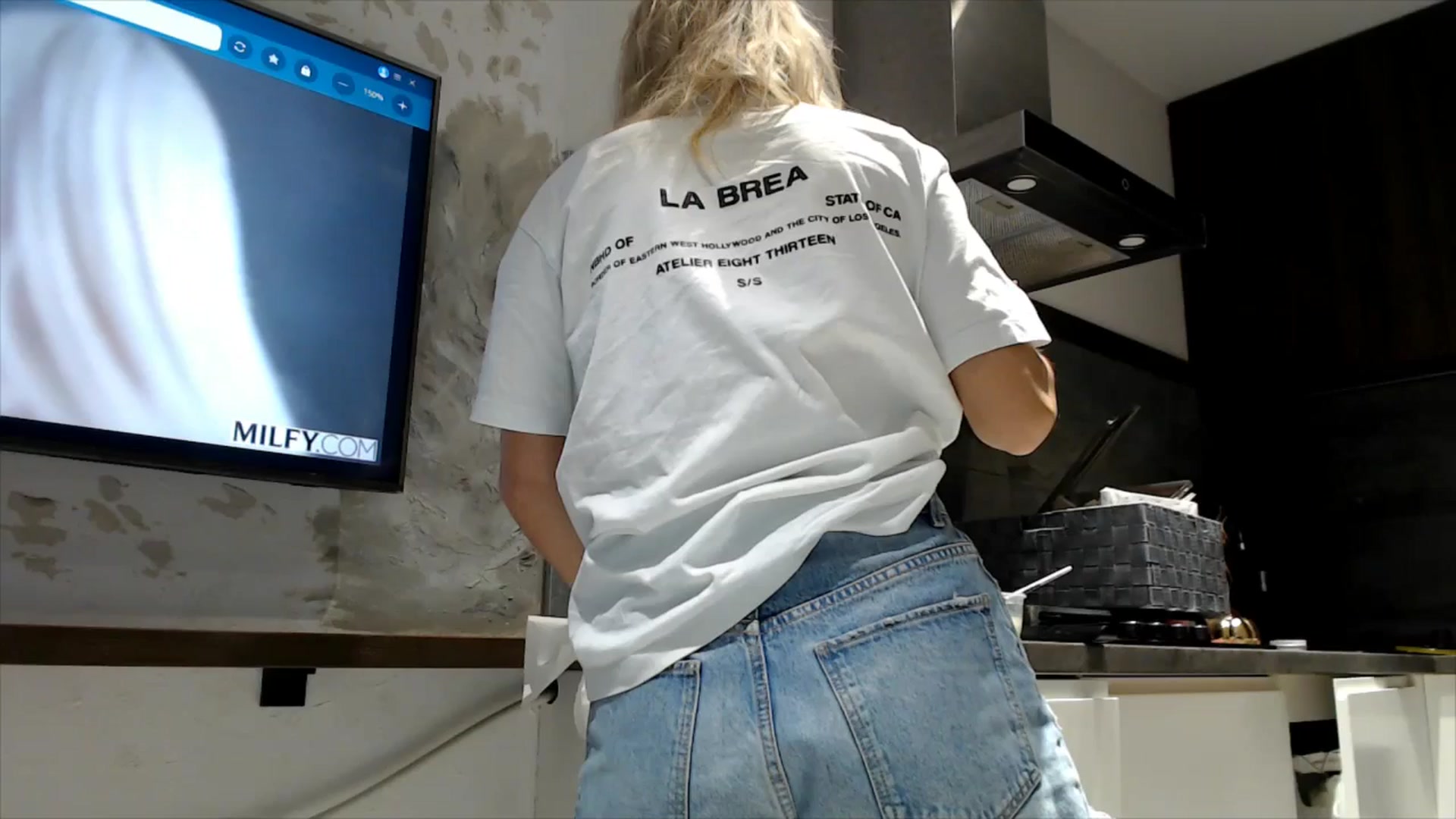 Gallery image thumbnail from fiancee's myfreecams stream on, 11/05/2025, 15:36 image 1 of 20