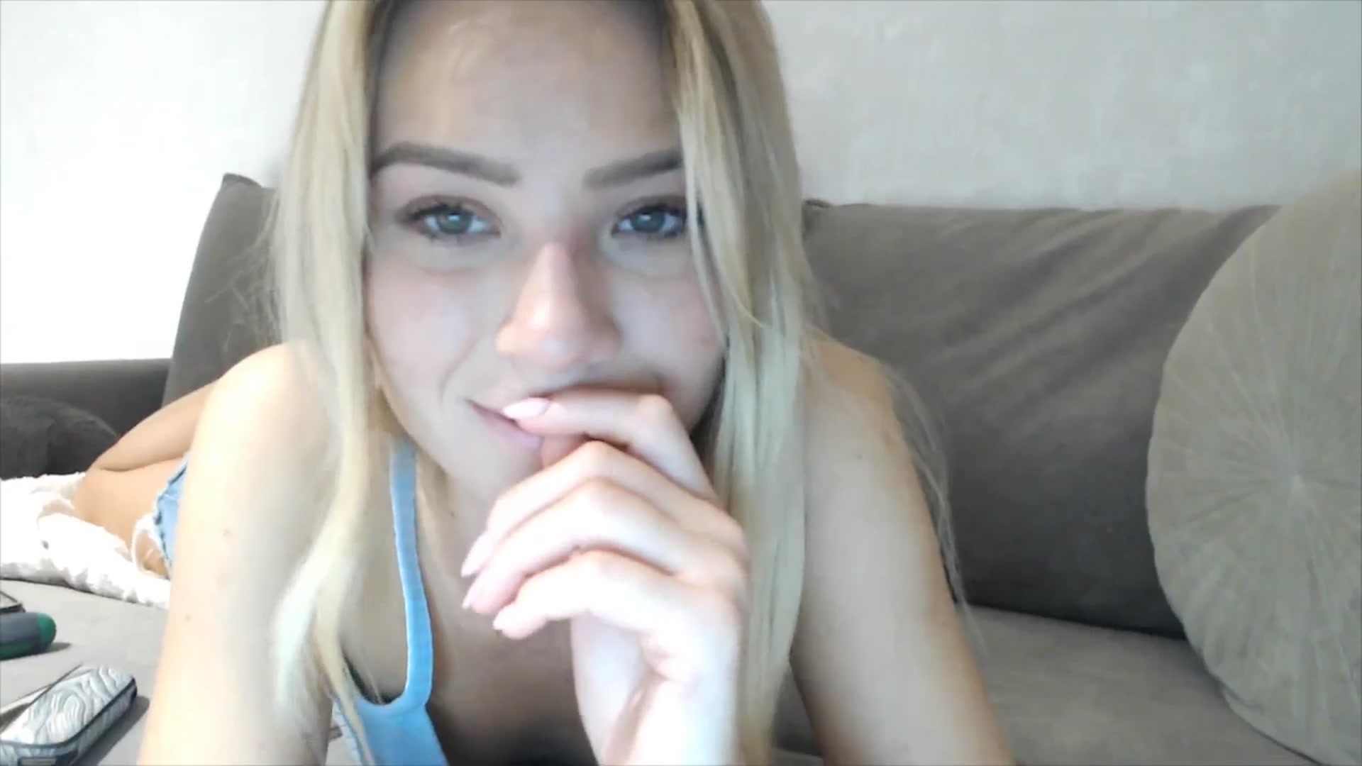 Gallery image thumbnail from fiancee's myfreecams stream on, 11/09/2025, 02:35 image 15 of 20
