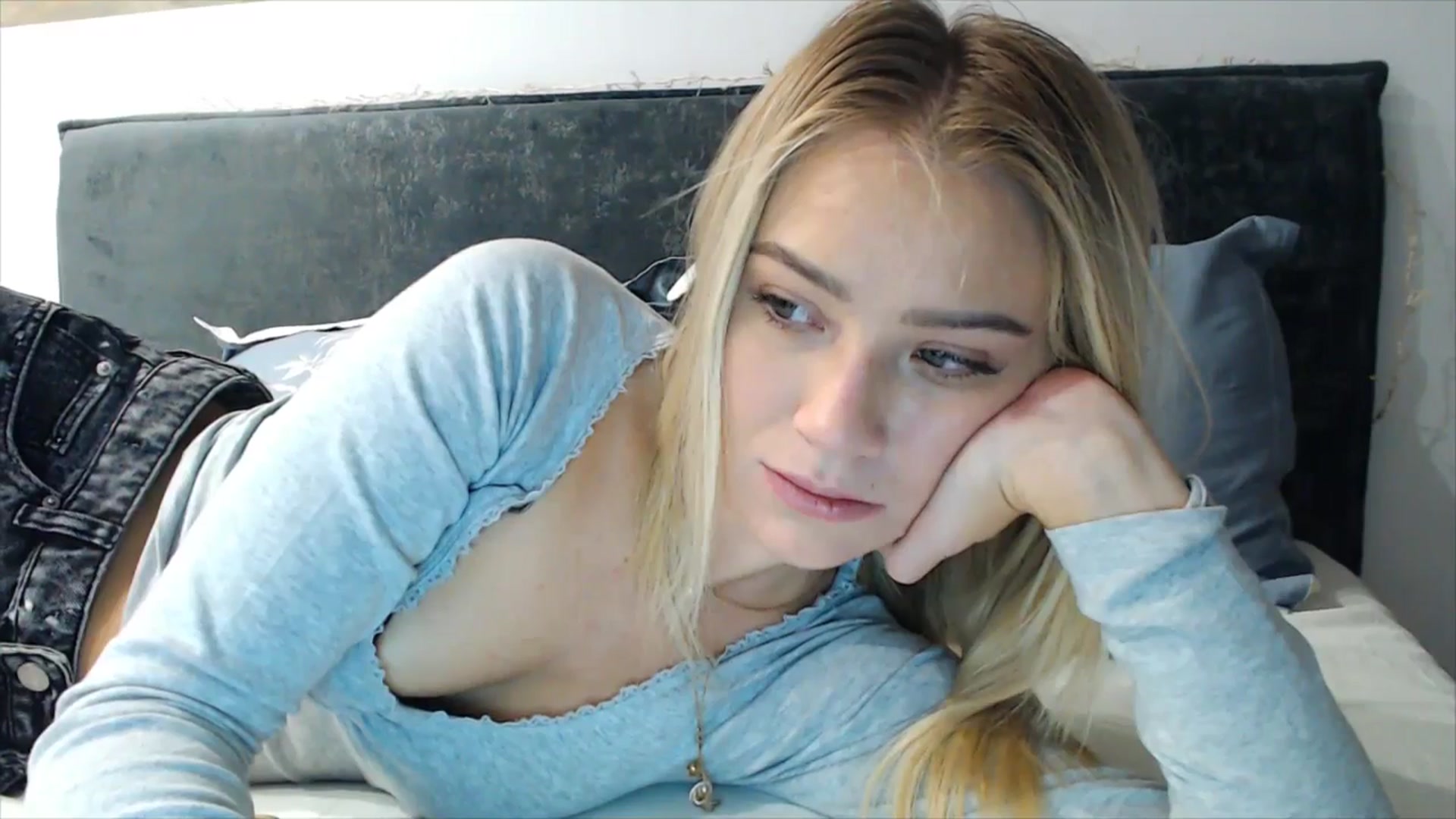 Gallery image thumbnail from fiancee's myfreecams stream on, 11/14/2025, 03:51 image 12 of 20