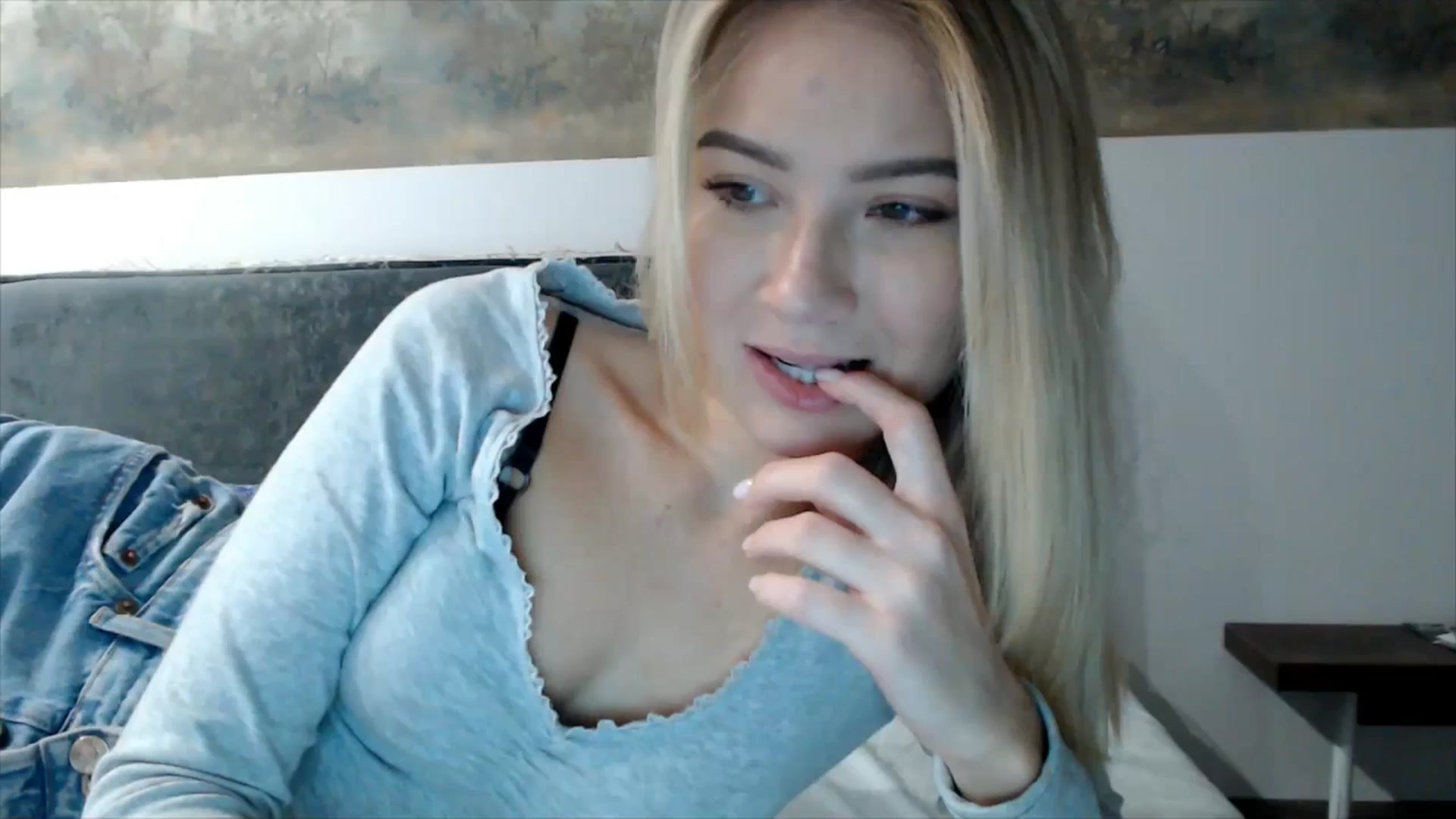 Gallery image thumbnail from fiancee's myfreecams stream on, 11/21/2025, 02:23 image 20 of 20