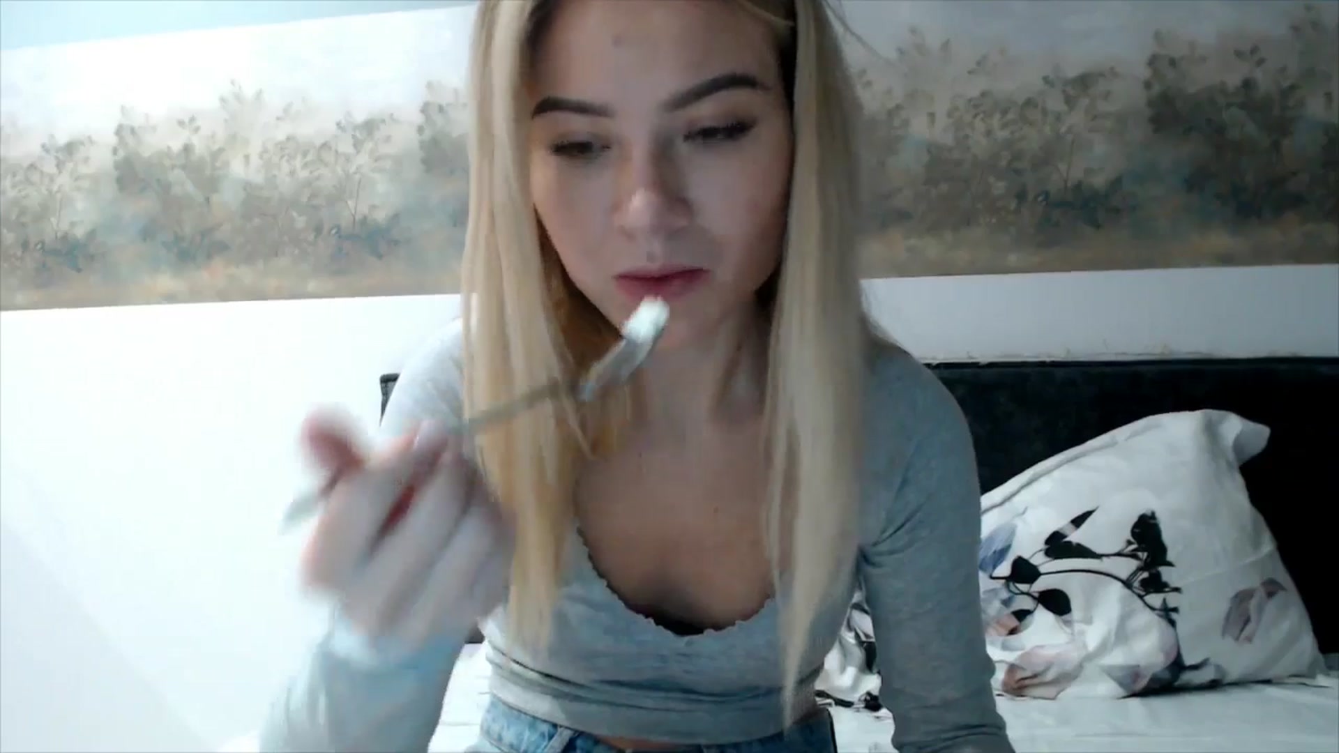 Gallery image thumbnail from fiancee's myfreecams stream on, 11/21/2025, 04:12 image 17 of 20