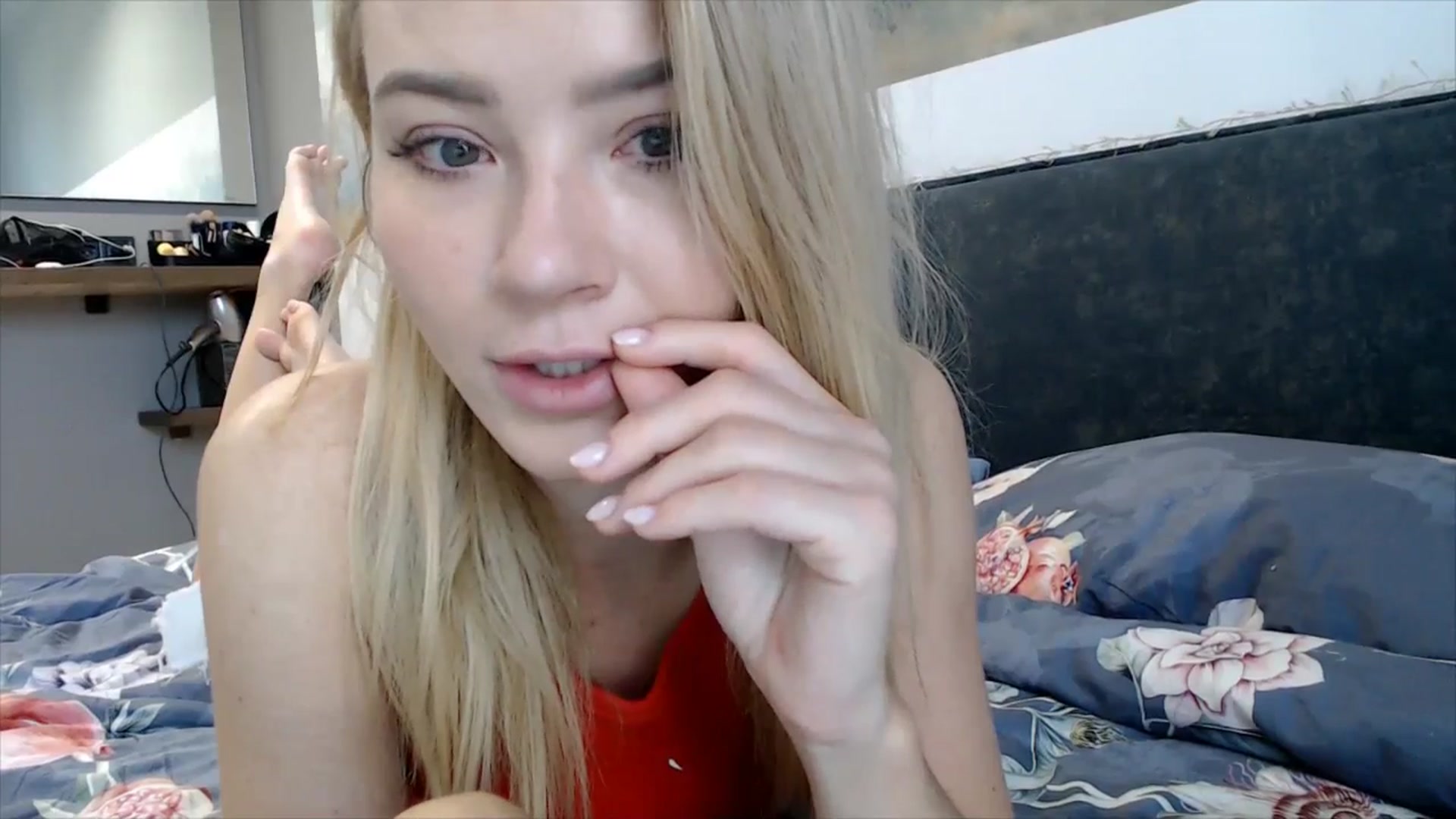 Gallery image thumbnail from fiancee's myfreecams stream on, 11/26/2025, 06:24 image 17 of 20
