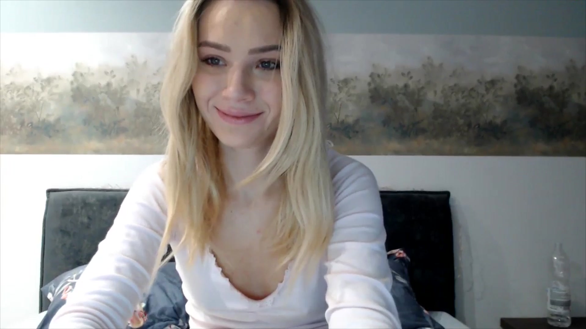 Gallery image thumbnail from fiancee's myfreecams stream on, 12/01/2025, 05:55 image 13 of 20
